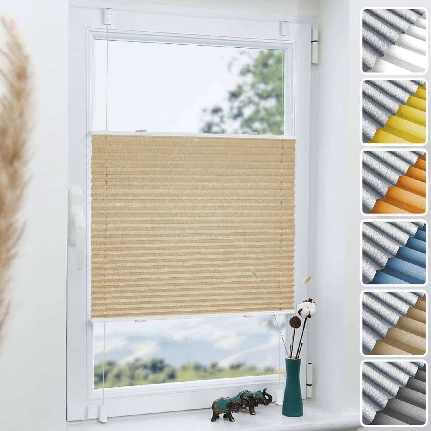 Ein Fenster mit einem beigen Plissee-Rollo. Eine Anzeige rechts zeigt verschiedene Farboptionen für die Rollos, wie Grau, Blau und Orange.