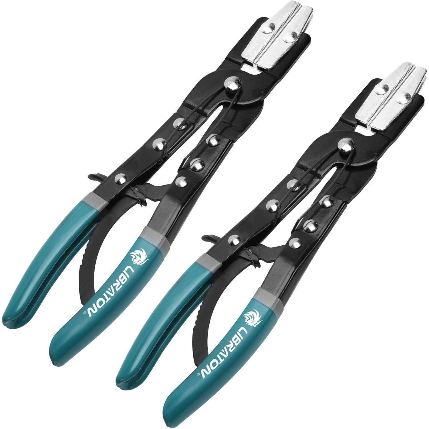 Eine Kombination von grünen und schwarzen Aviation Snips, die für das Schneiden von Metallblechen entwickelt wurden.