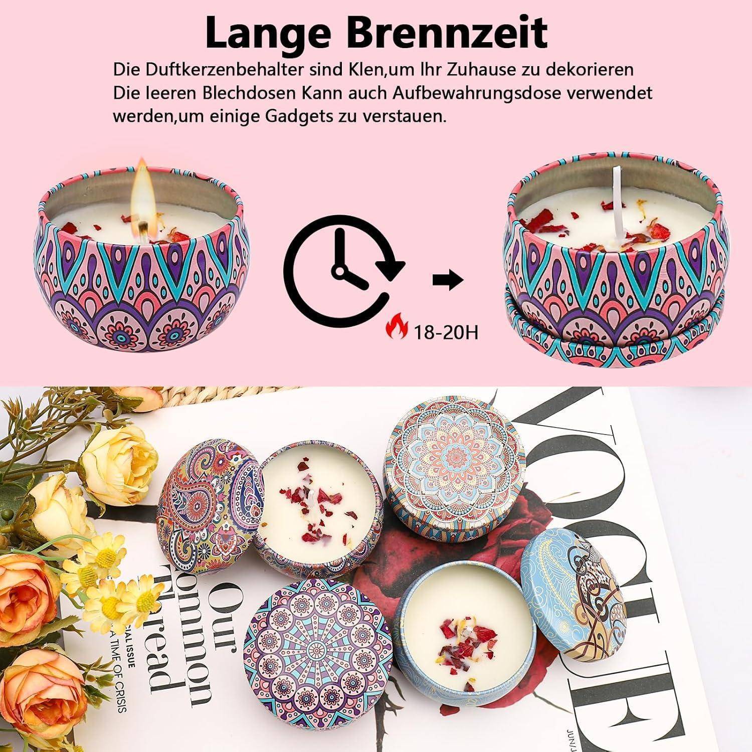 Bunte, duftende Kerzen mit kunstvollen Mustern sind auf einem Tisch mit Blumen platziert. Der Text weist auf eine verlängerte Brenndauer von 18-20 Stunden hin.