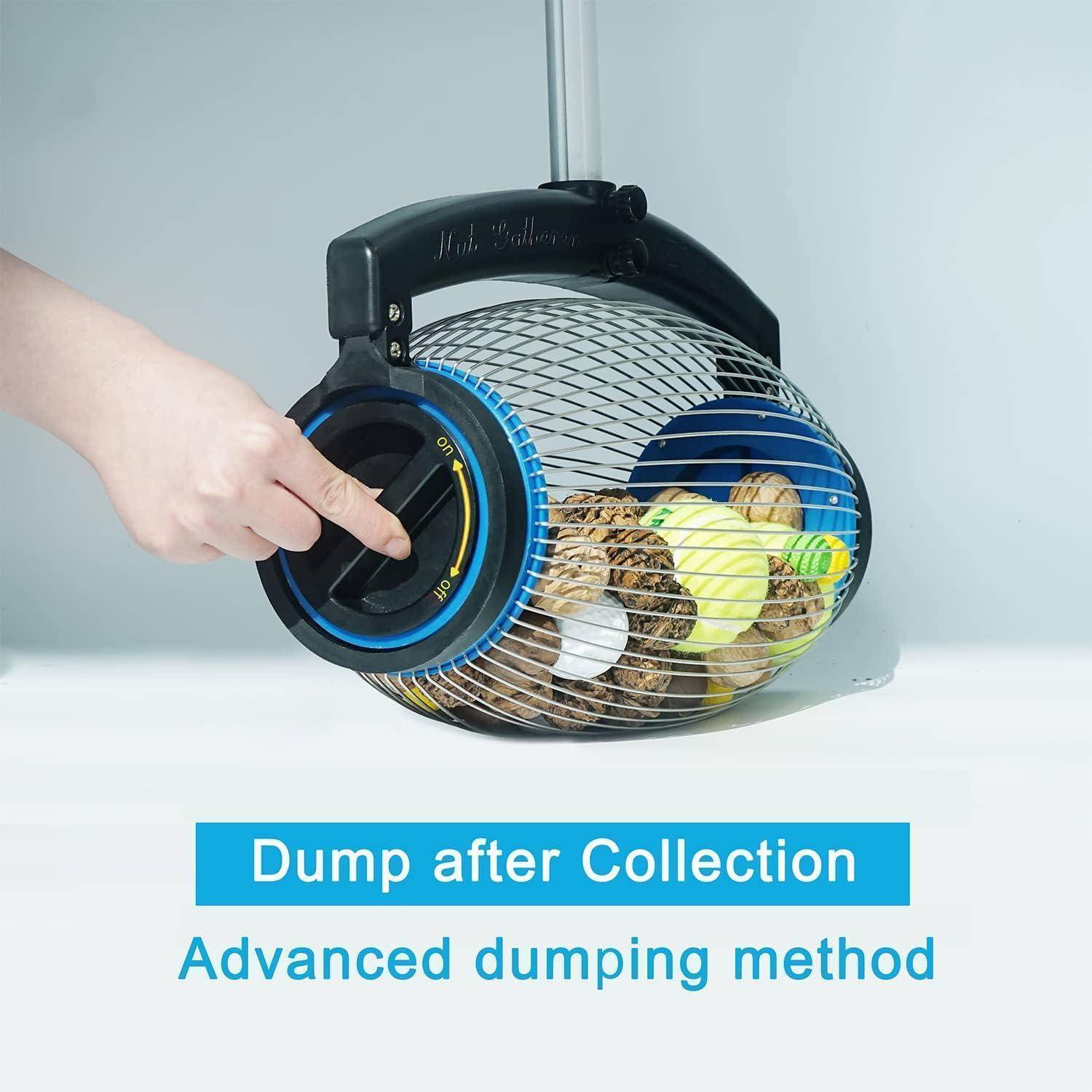 Eine Hand, die ein Gartengerät hält und kleine, runde Objekte in einen Metallkorb sammelt. Text lautet: 