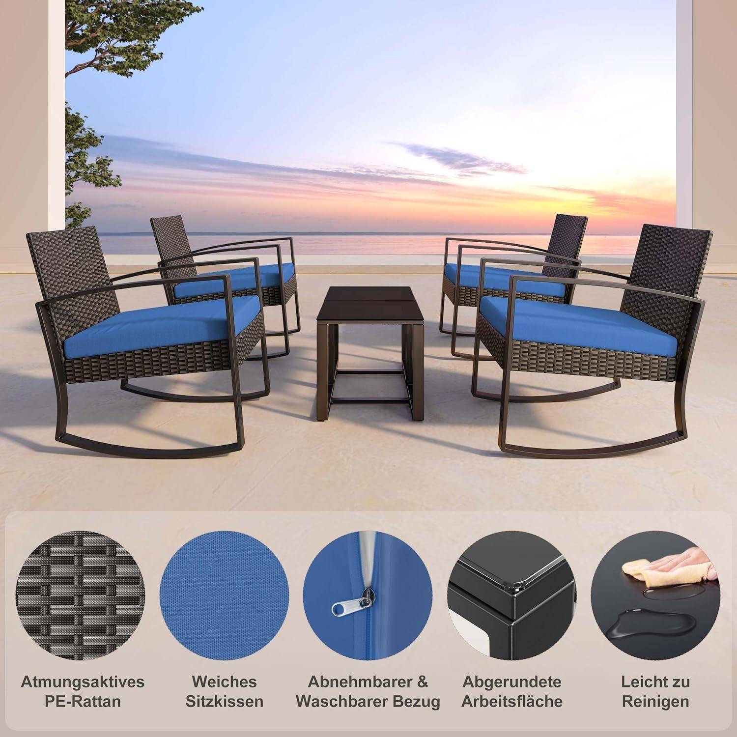 Outdoor-Gartenmöbel-Set mit vier Korbstühlen um einen Tisch, blaue Kissen, Meeresblick. Merkmale sind atmungsaktives PE-Rattan und waschbare Bezüge.