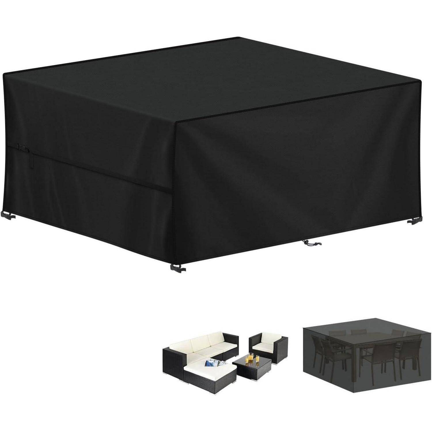 Schwarze Schutzabdeckung, die über Outdoor-Möbel gehängt ist. Kleine Bilder unten zeigen die Verwendung der Abdeckung auf einer Sitzgruppe und einer Essgruppe.