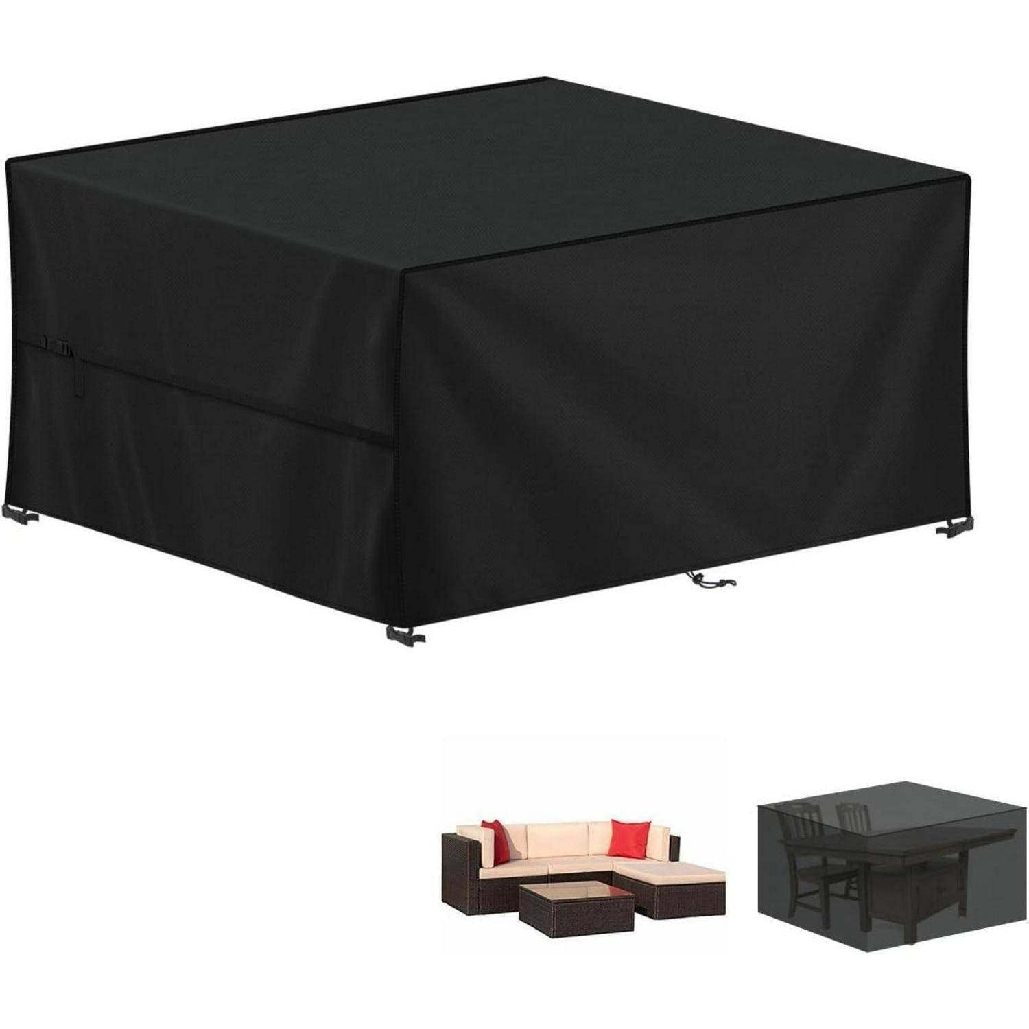Eine schwarze, witterungsbeständige Abdeckung, die entwickelt wurde, um Outdoor-Möbelensembles, einschließlich Stühlen, Tischen und Sektionssofas, vor Witterungseinflüssen zu schützen.