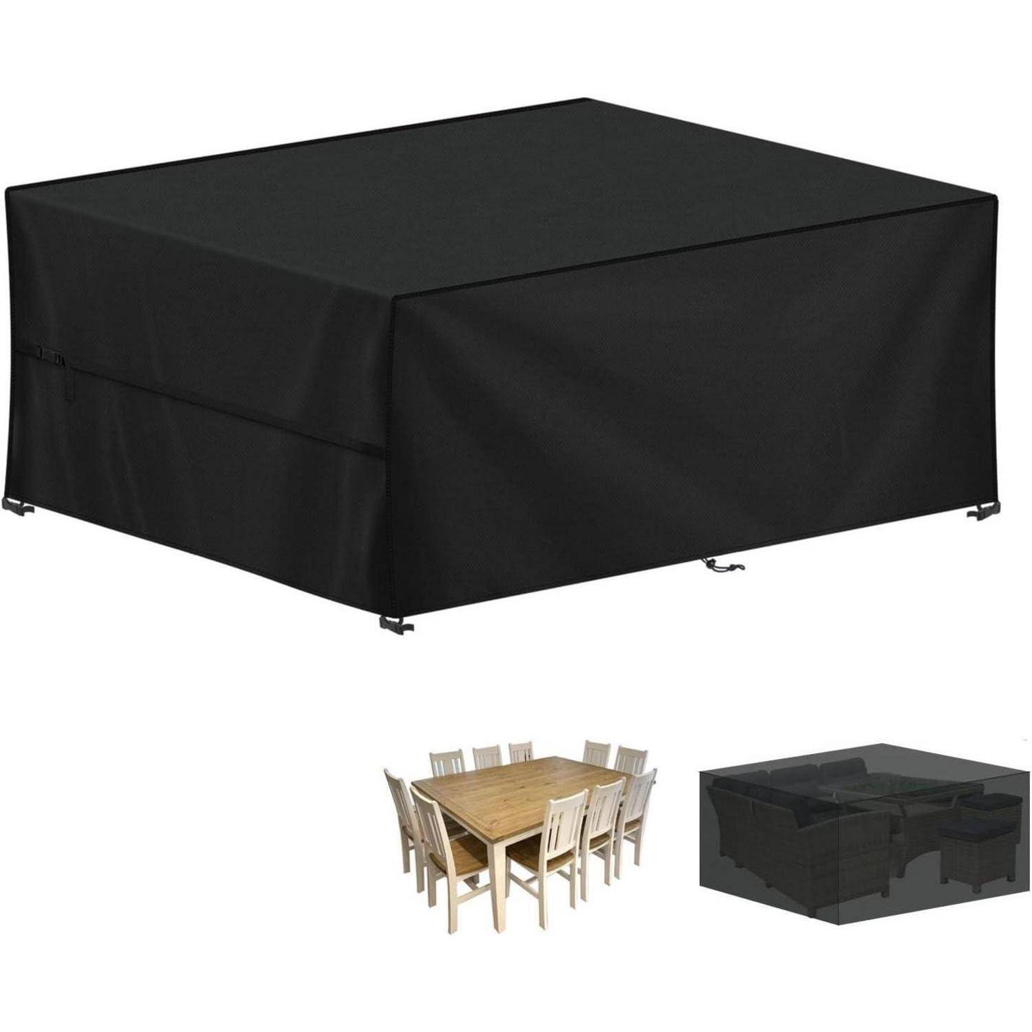 Schwarze Outdoor-Möbelabdeckung, die einen quadratischen Esstisch mit Stühlen schützt. Einblendungen zeigen den Tisch sowohl unbedeckt als auch abgedeckt.