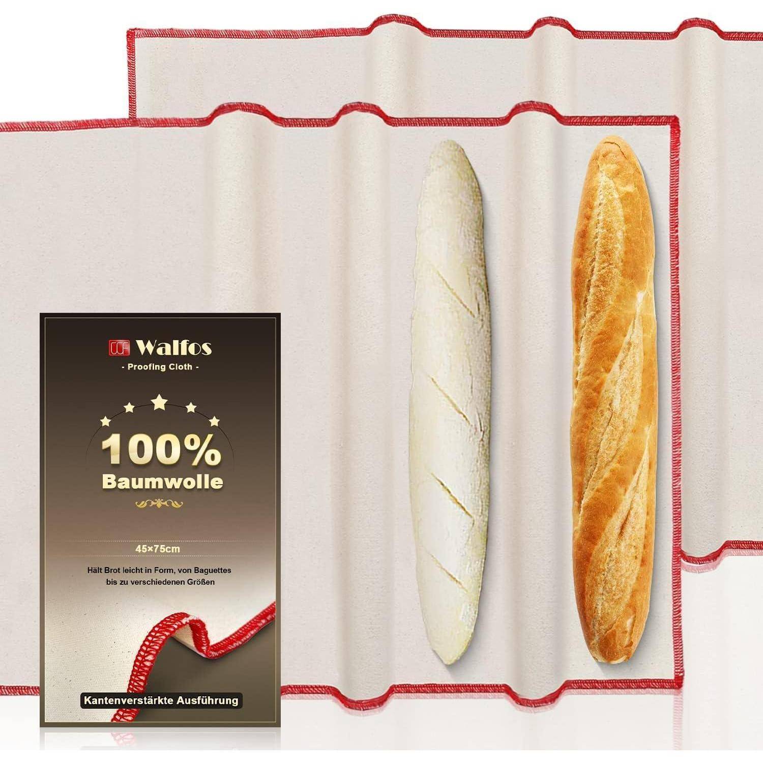 Backunterlage mit Baguette-Broten und einer Verpackung mit der Aufschrift 
