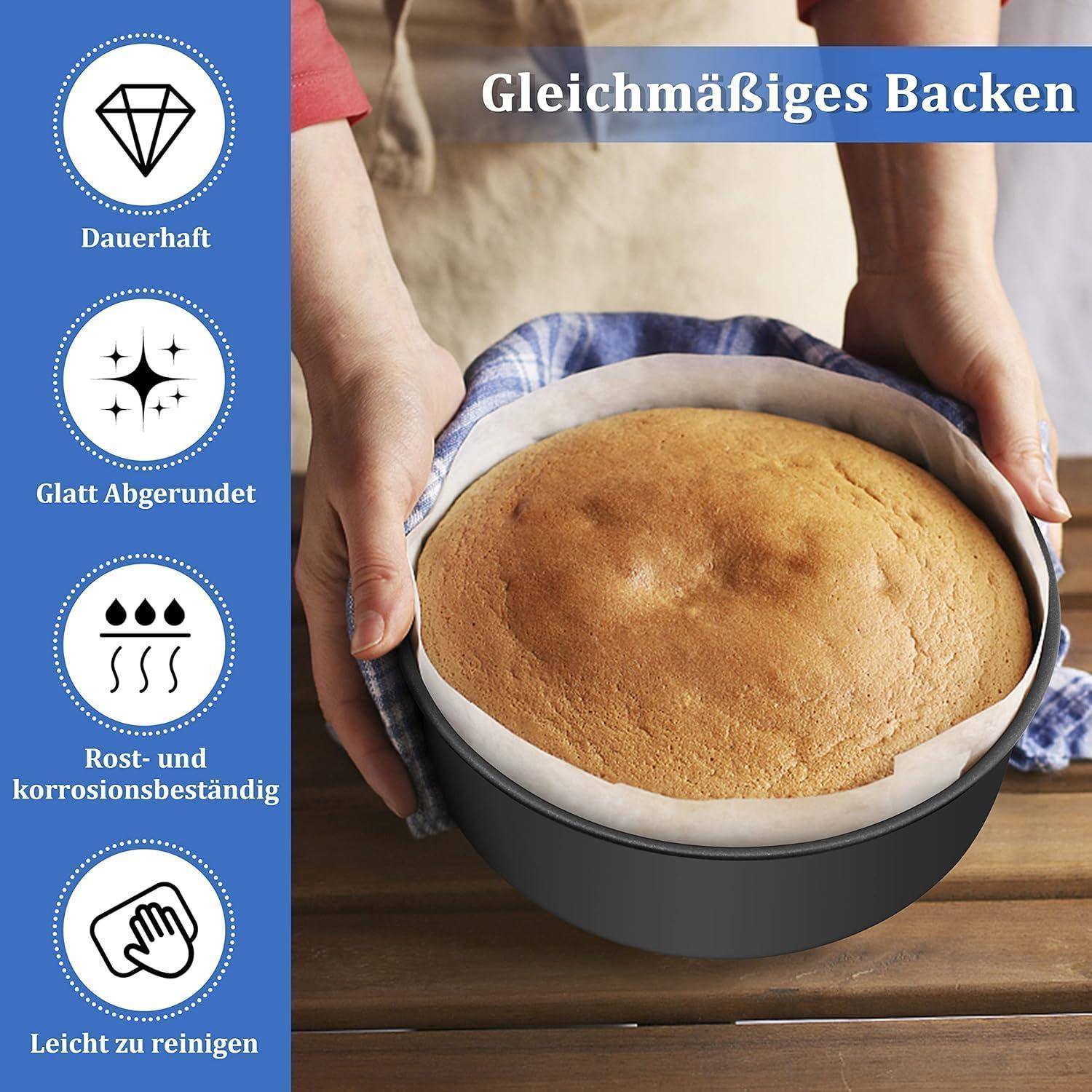 Eine Person hält einen frisch gebackenen Kuchen in einer runden Backform. Textbeschriftung: 'Gleichmäßiges Backen' mit Symbolen, die Haltbarkeit und einfache Reinigung anzeigen.