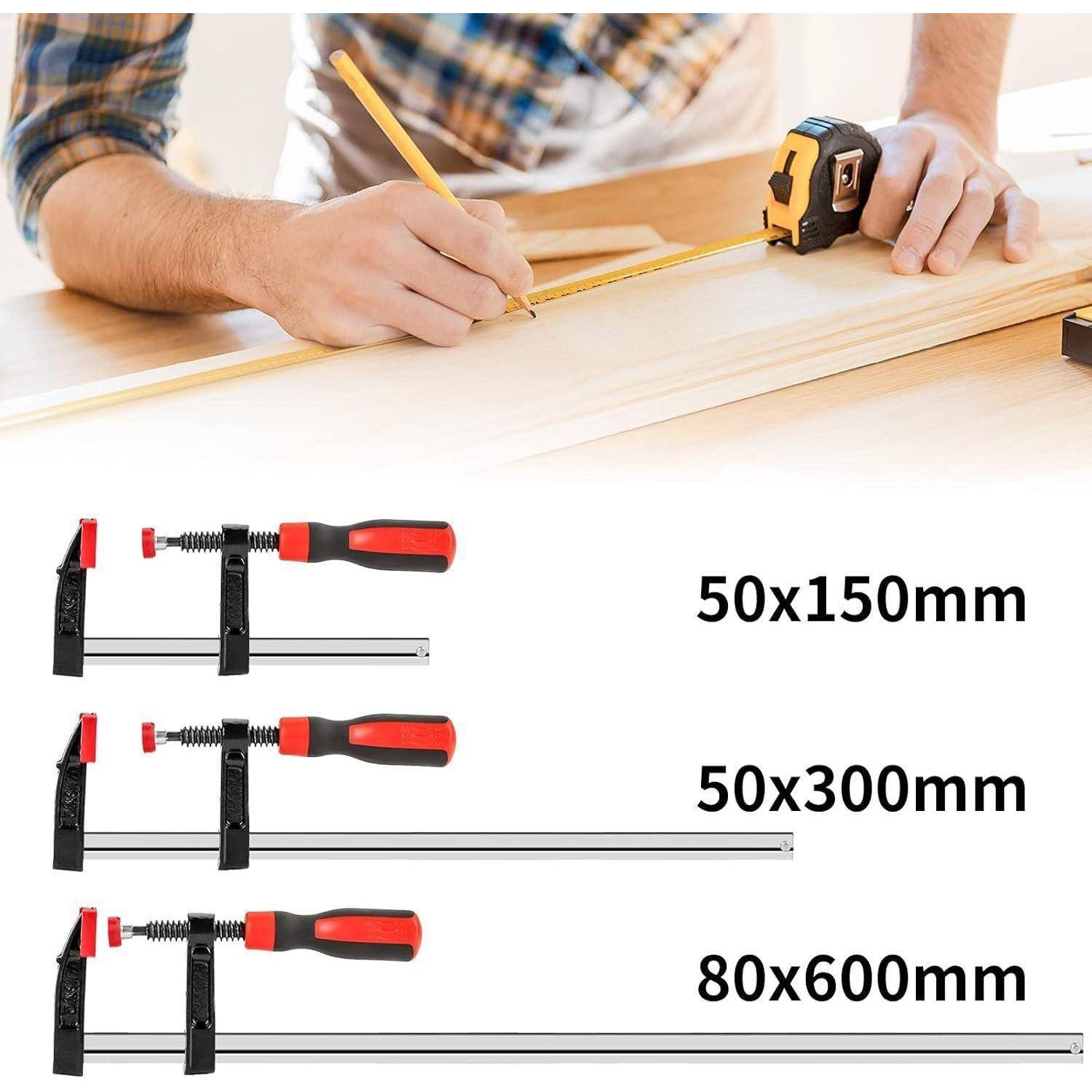 Eine Person misst Holz mit einem Maßband und einem Bleistift. Unten sind Bilder von drei Holzbearbeitungsspannern mit den Größen: 50x150mm, 50x300mm, 80x600mm.