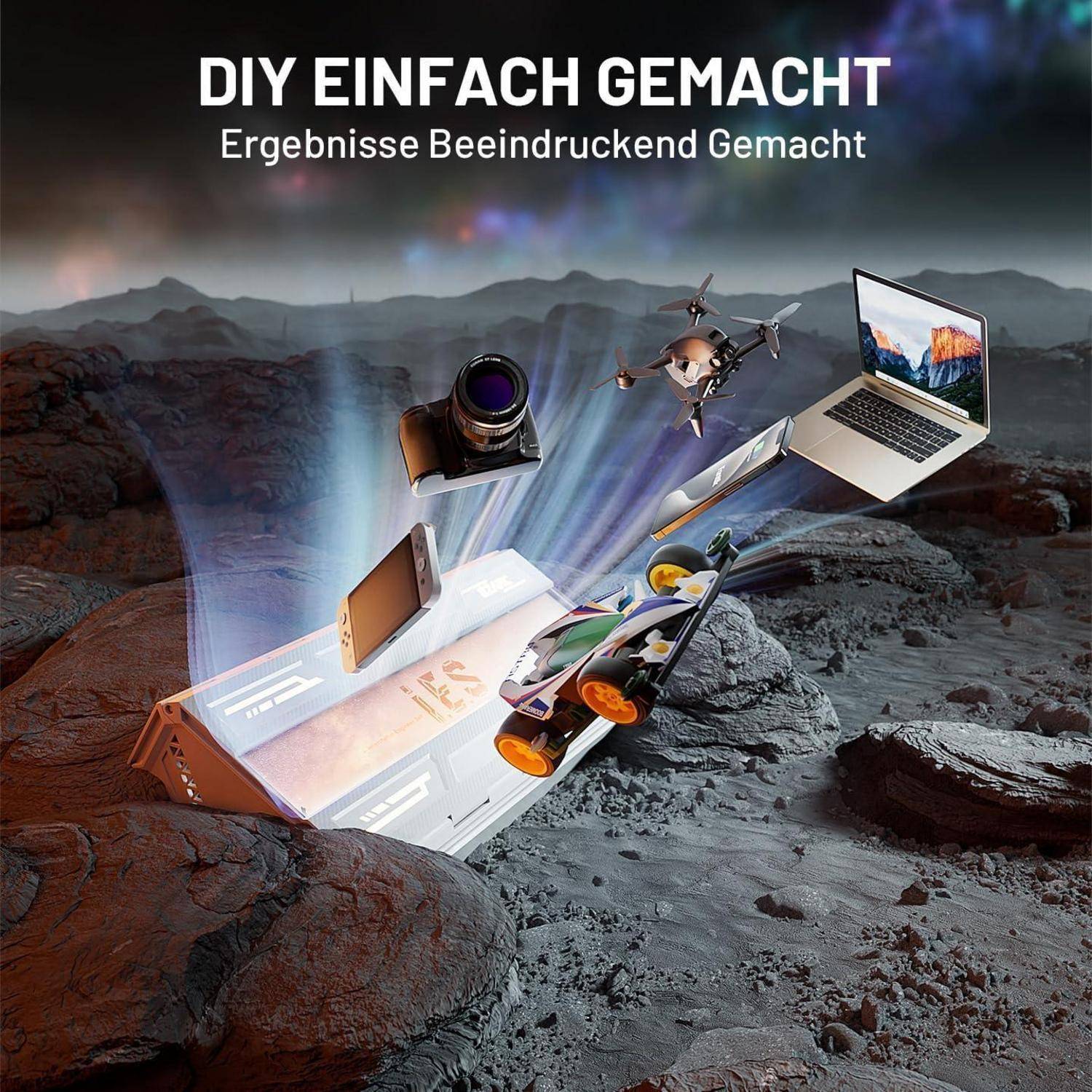 Eine futuristische Szene zeigt Geräte wie eine Kamera, einen Laptop und eine Drohne, die über einem Tablet auf einem felsigen Gelände schweben, mit deutschem Text darüber.