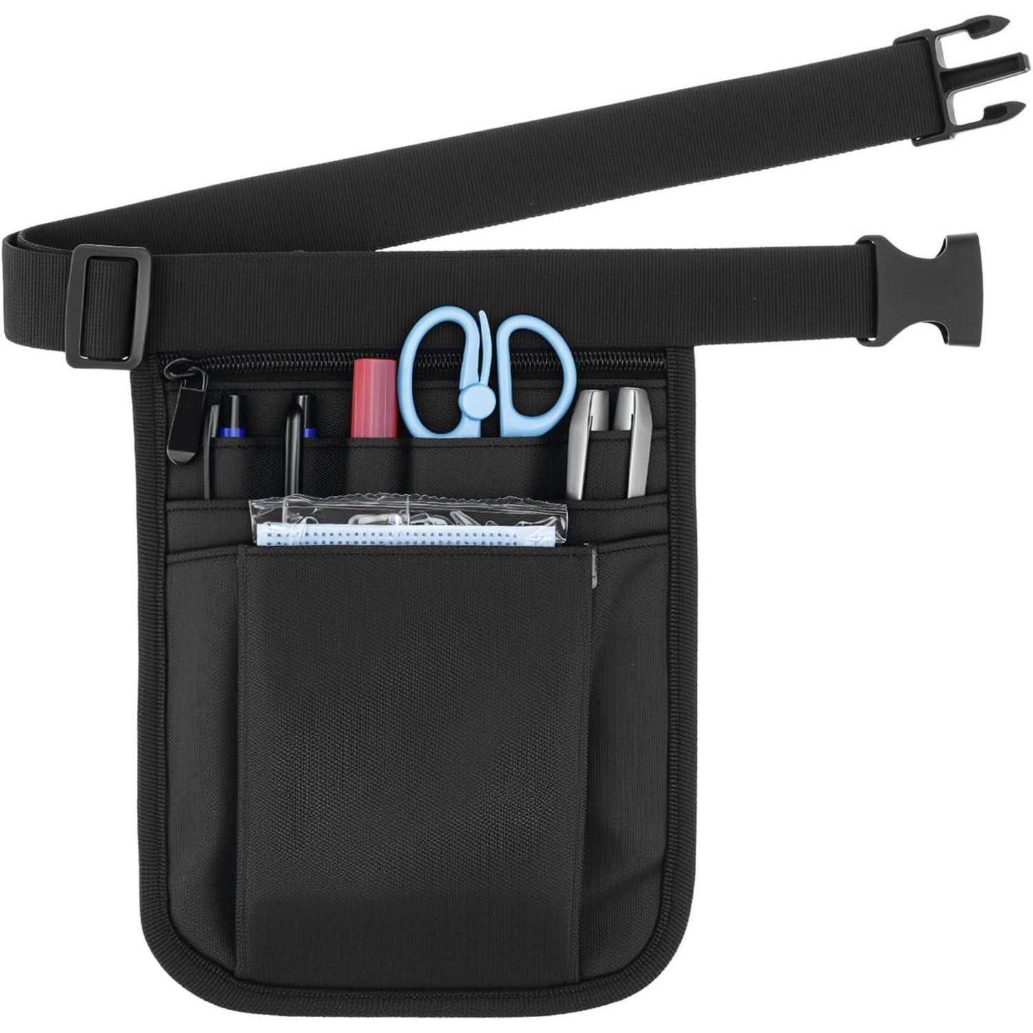 Utility-Gürtel mit einer kleinen schwarzen Tasche, die Stifte, Marker, Scheren und ein Notizbuch enthält, gesichert durch einen verstellbaren Schnallengurt.