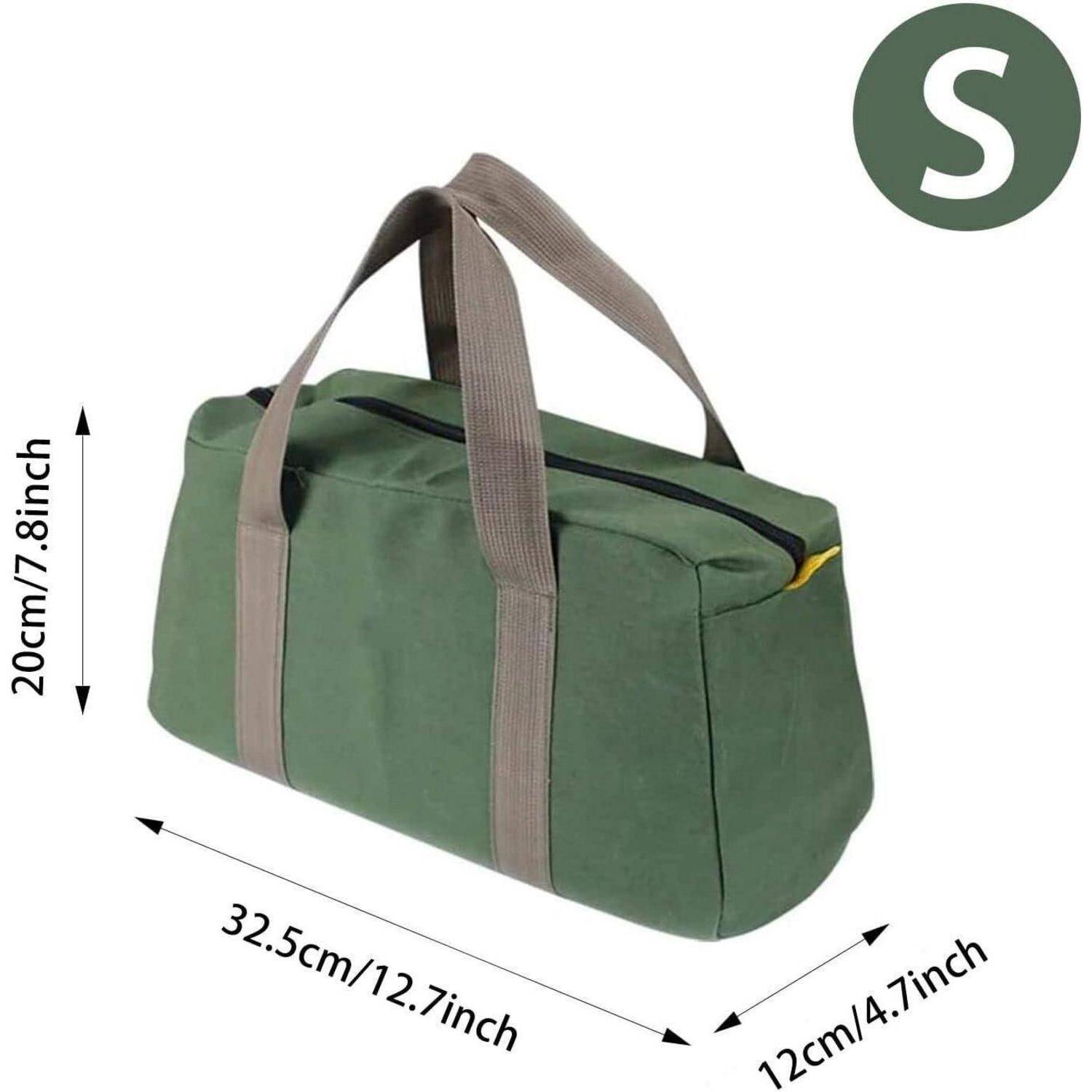Grüne Reisetasche mit braunen Griffen, Größe mit 'S' gekennzeichnet. Abmessungen sind 32,5 cm Länge, 12 cm Breite und 20 cm Höhe.