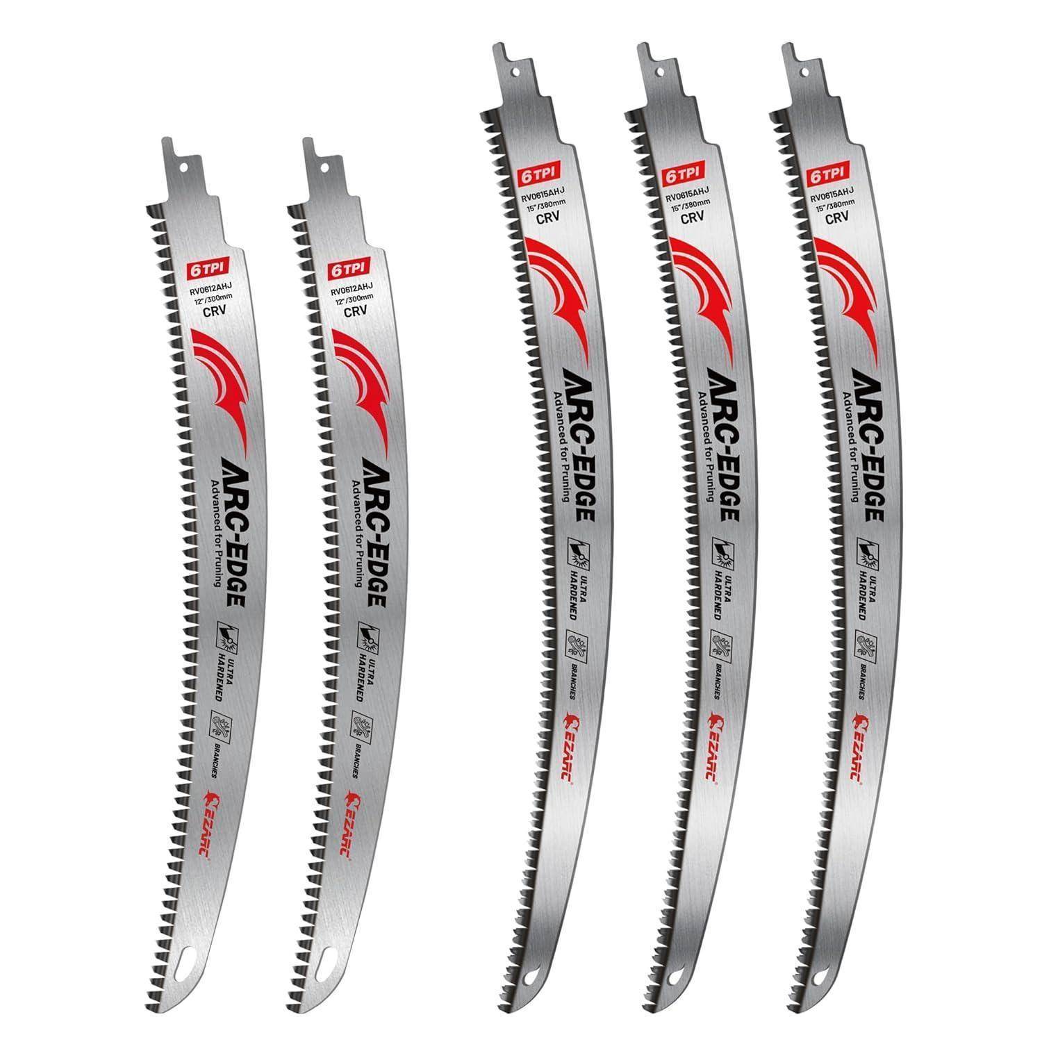 Fünf silberne ARC-EDGE Sägeblätter, beschriftet mit '67PPI', entwickelt für spezifische Schneidaufgaben und gekennzeichnet durch eine charakteristische gebogene Form.