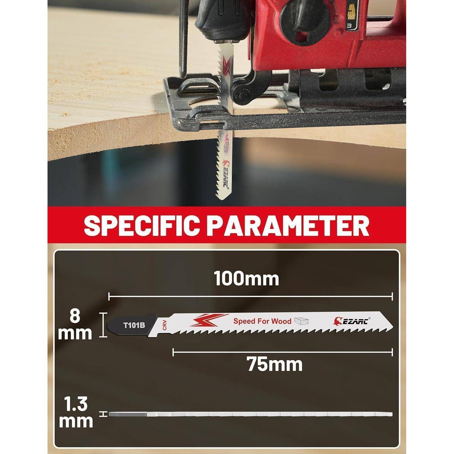 Eine Stichsäge, die ein Holzbrett schneidet. Unten die Spezifikationen '100 mm Länge, 8 mm Breite, 1,1 mm Dicke' für eine Stichsägeblatt, beschriftet mit 'Geschwindigkeit für Holz'.