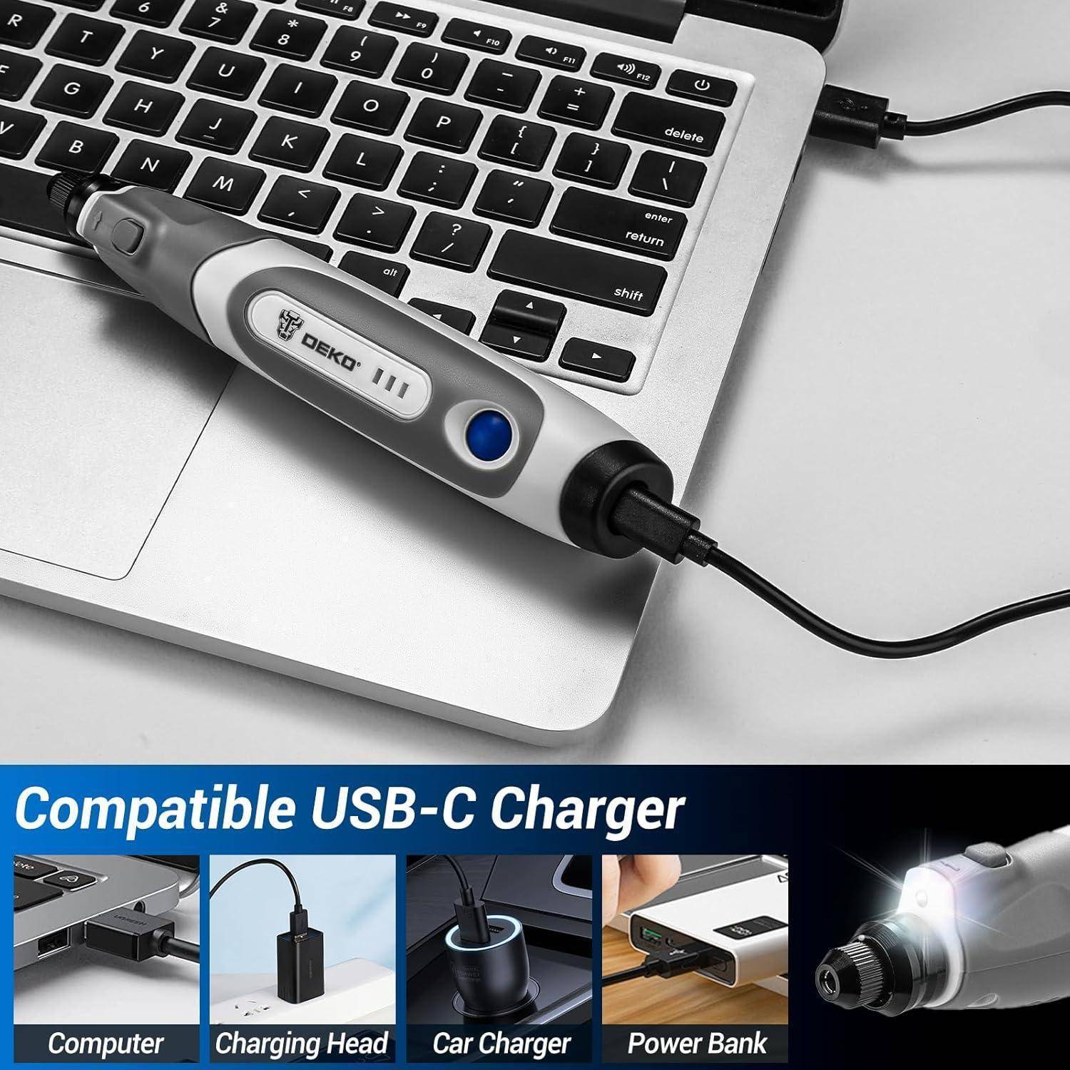 Ein mit 'DEKO' beschriftetes Gerät ist über USB-C mit einem Laptop verbunden und wird über dessen Tastatur positioniert. Der Text darunter hebt die Kompatibilität mit Computer, Ladehub, Autoladegerät und Powerbank hervor.