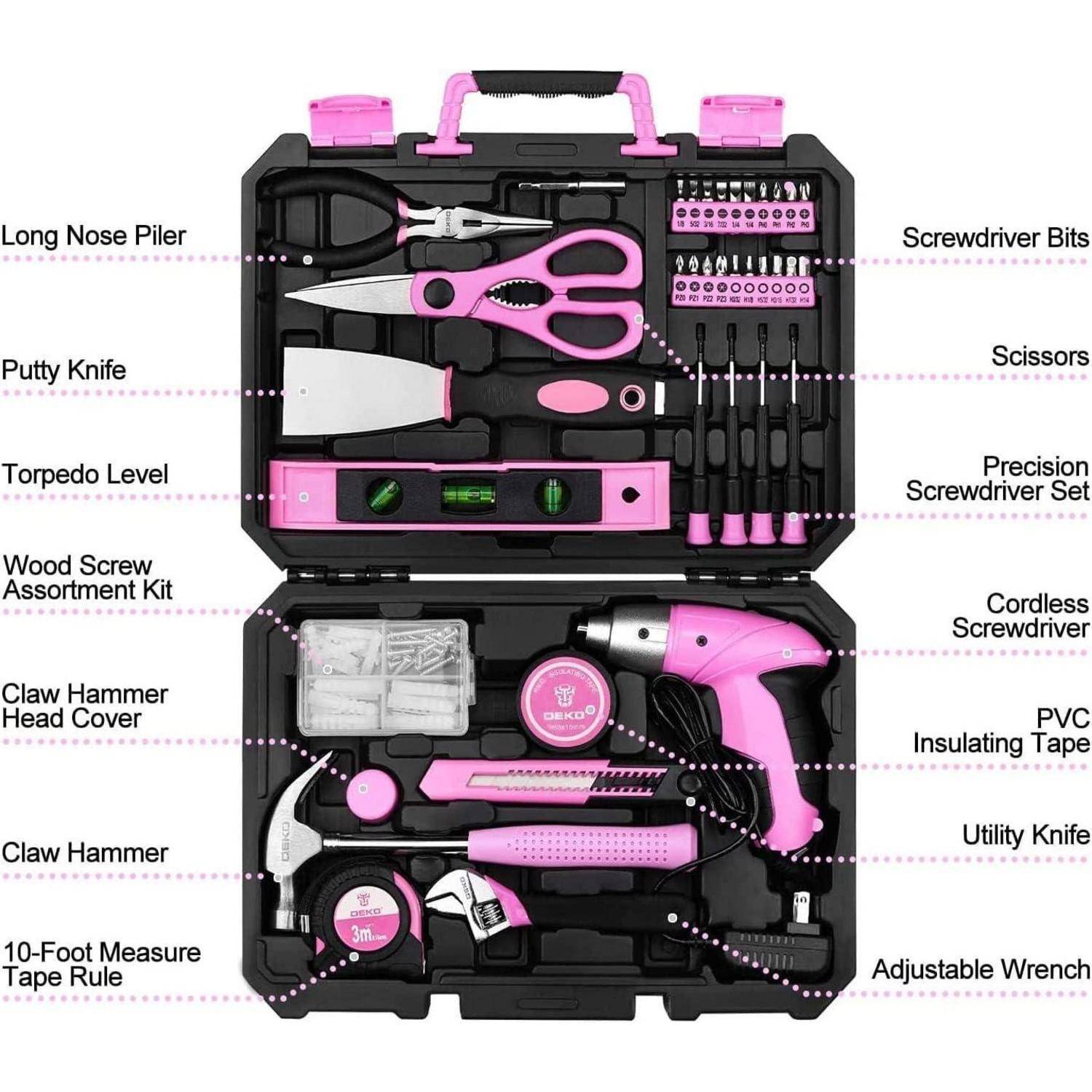 Eine rosa Werkzeugausrüstung mit Schere, Schraubendreher-Bits, Maßband, Cuttermesser, Torpedowasserwaage, Klauenhammer und kabelloser Schraubendreher.