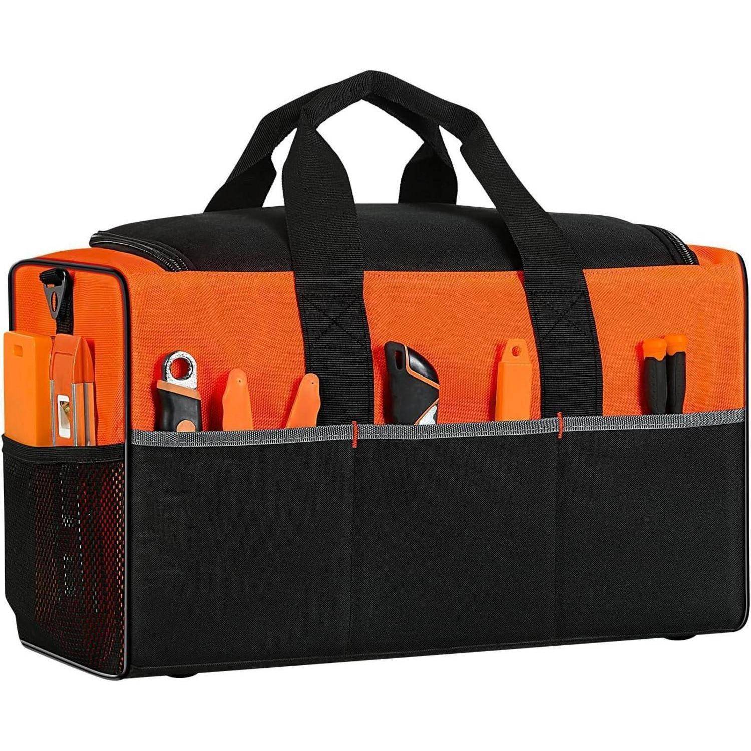 Eine orange-schwarze Werkzeugtasche mit mehreren externen Taschen, in denen verschiedene Werkzeuge wie ein Schraubendreher und eine Zange gehalten werden, vor einem weißen Hintergrund.