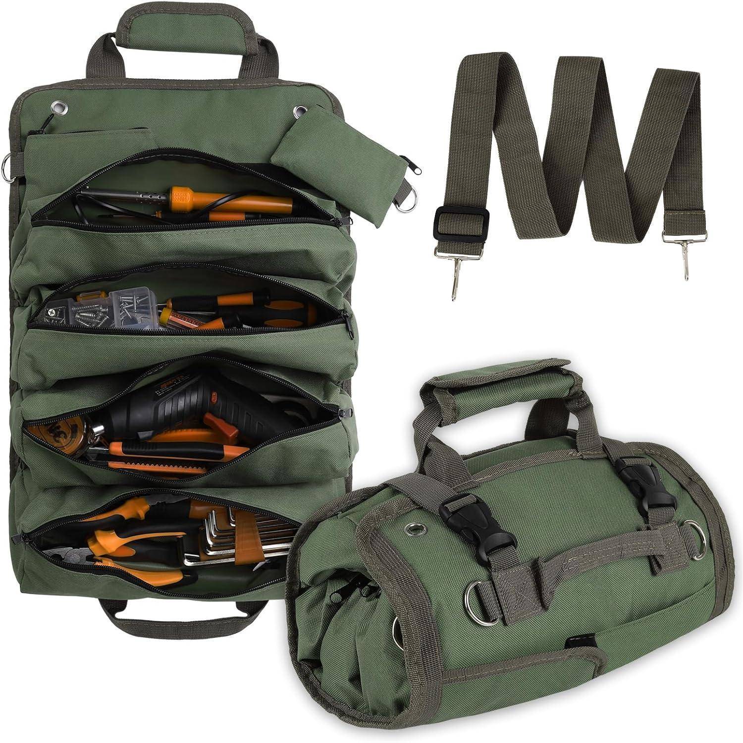 Eine grüne Werkzeugtasche aus Segeltuch, offen, um verschiedene Handwerkzeuge wie Schraubendreher und Zangen zu zeigen. Ein abnehmbarer Gurt ist neben der Tasche zu sehen.