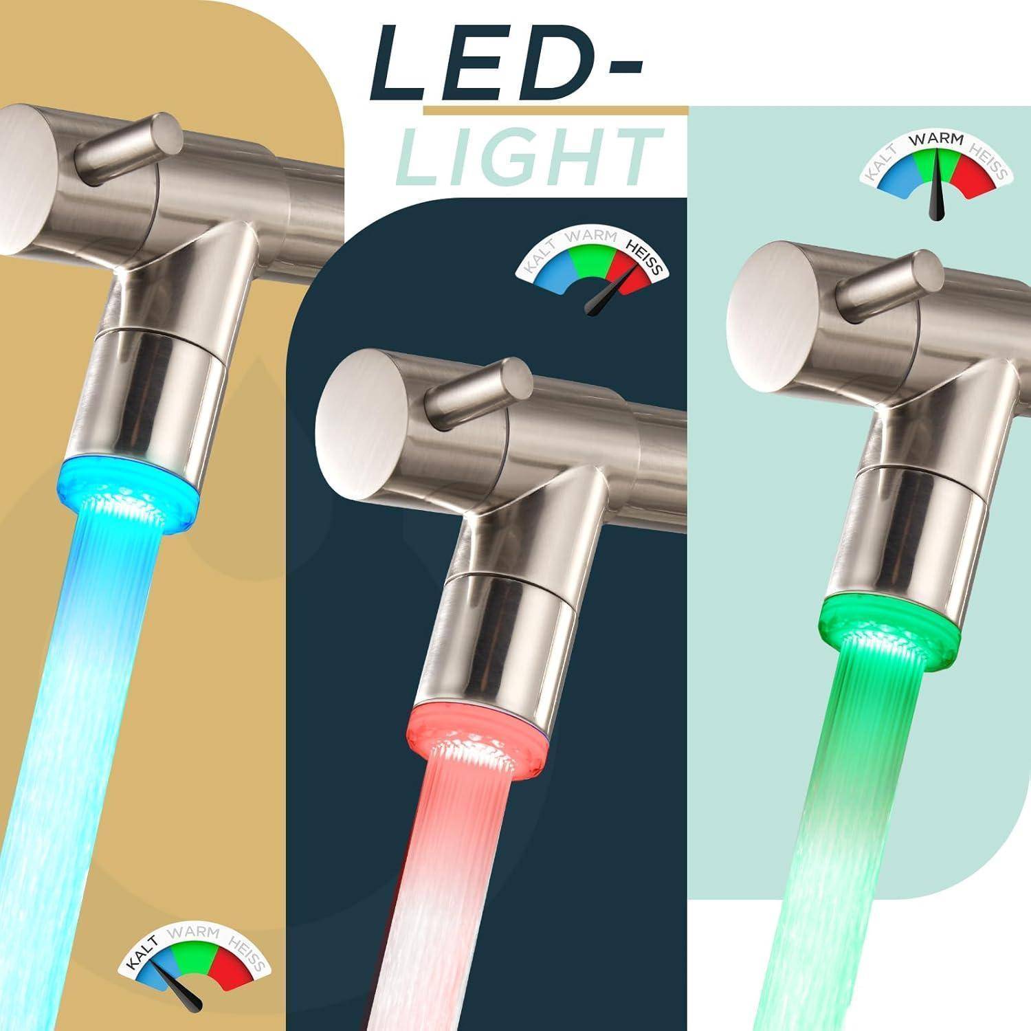 Ein Wasserhahn aus Edelstahl mit LED-Beleuchtung zeigt verschiedene Wassertemperaturen: Blau für kalt, Rot für heiß und Grün für warm.
