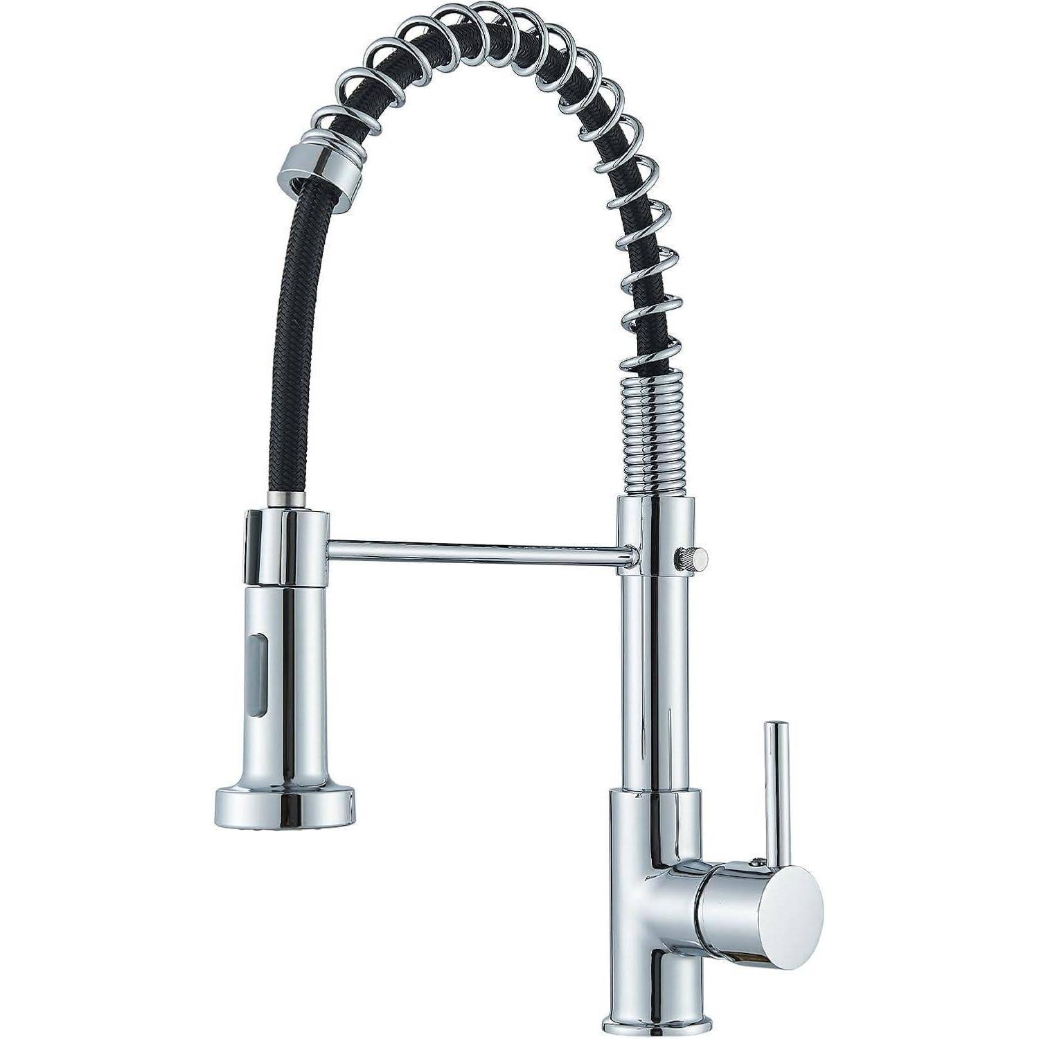 Ein moderner Küchenarmatur mit hohem Auslauf, flexiblem Schlauch und Chrom-Oberfläche, ausgestattet mit einem einzelnen Hebel zur Wasserkontrolle.