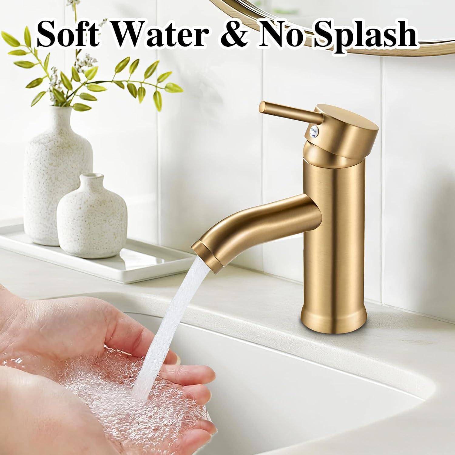 Ein goldener Wasserhahn, der sanft Wasser auf Hände fließen lässt, mit Text darüber, der „Weiches Wasser & Kein Spritzen