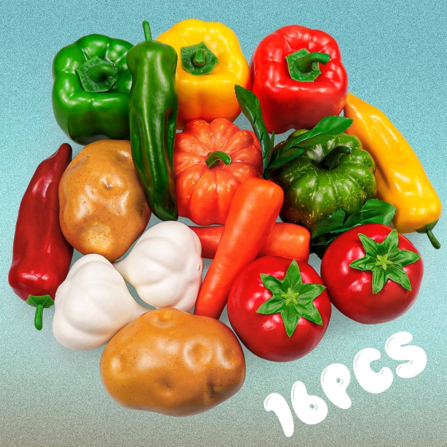 Verschiedenfarbiges Gemüse, darunter Tomaten, Paprika, Karotten, Kartoffeln und Knoblauch, auf einem blauen Verlaufshintergrund angeordnet, mit der Aufschrift '16 PCS