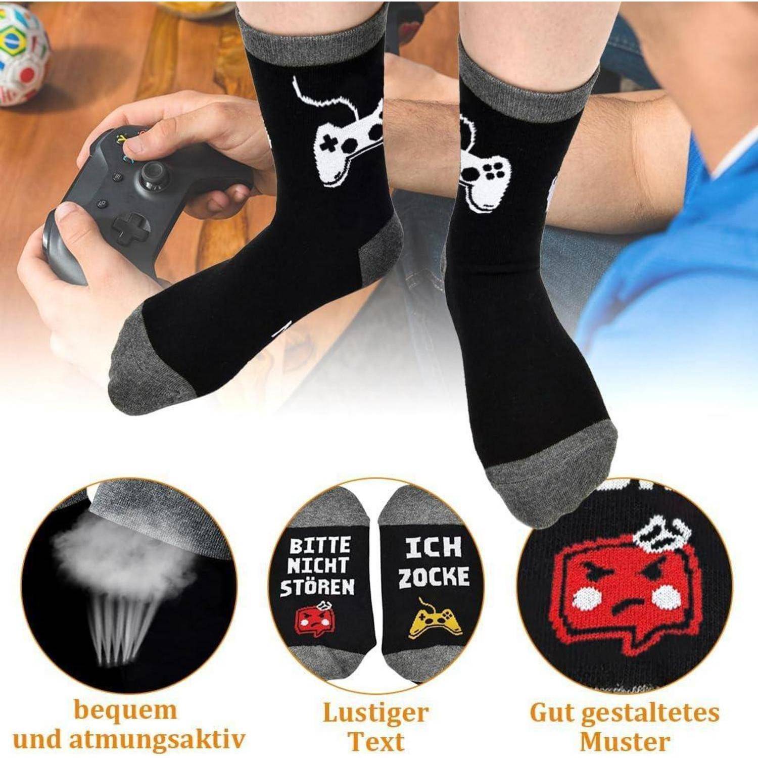 Person trägt schwarze Socken mit Gaming-Controller-Design und Text 'Bitte nicht stören, ich zocke