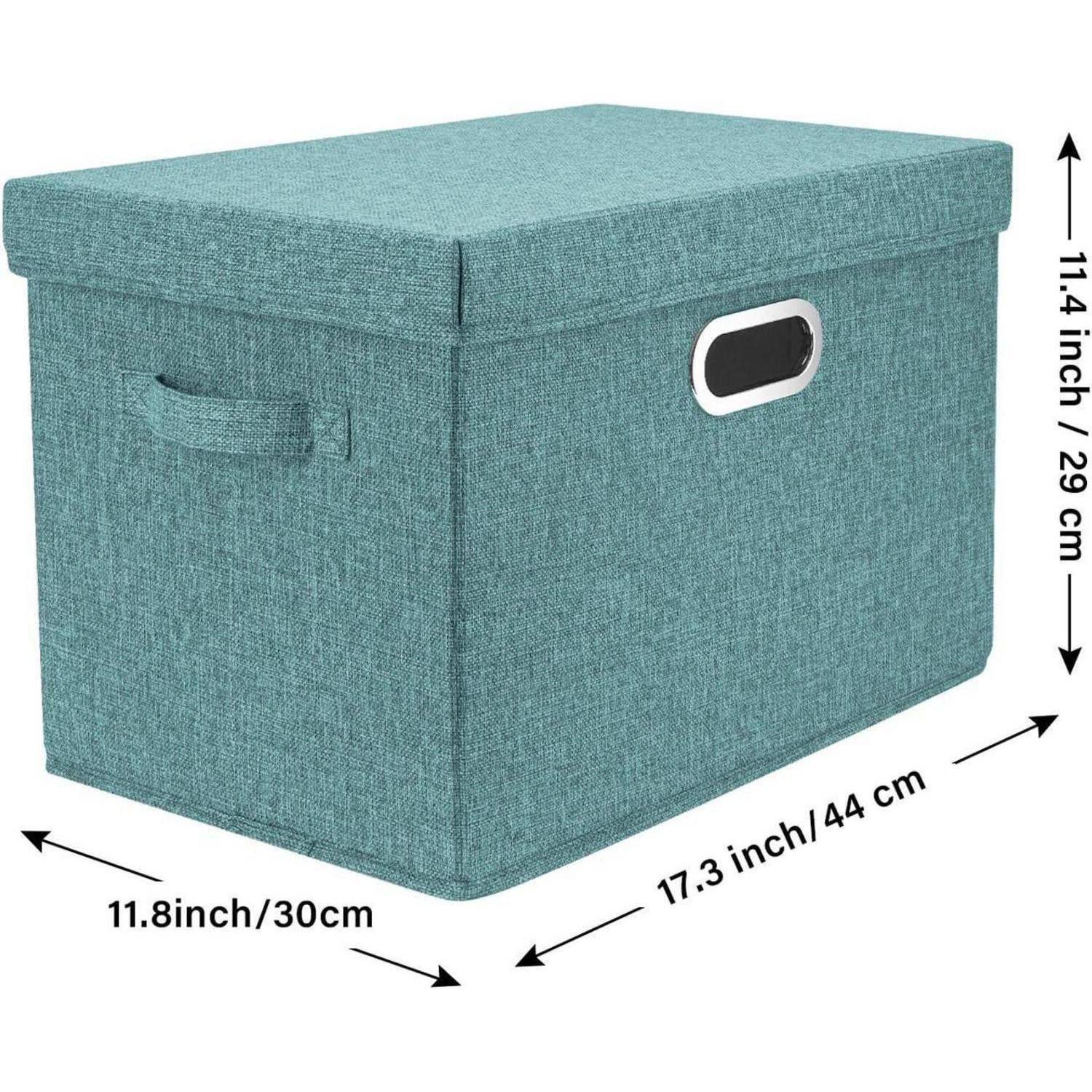 Eine türkisfarbene Stoff-Aufbewahrungsbox mit Deckel; Maße: 44 cm lang, 30 cm breit, 29 cm hoch.