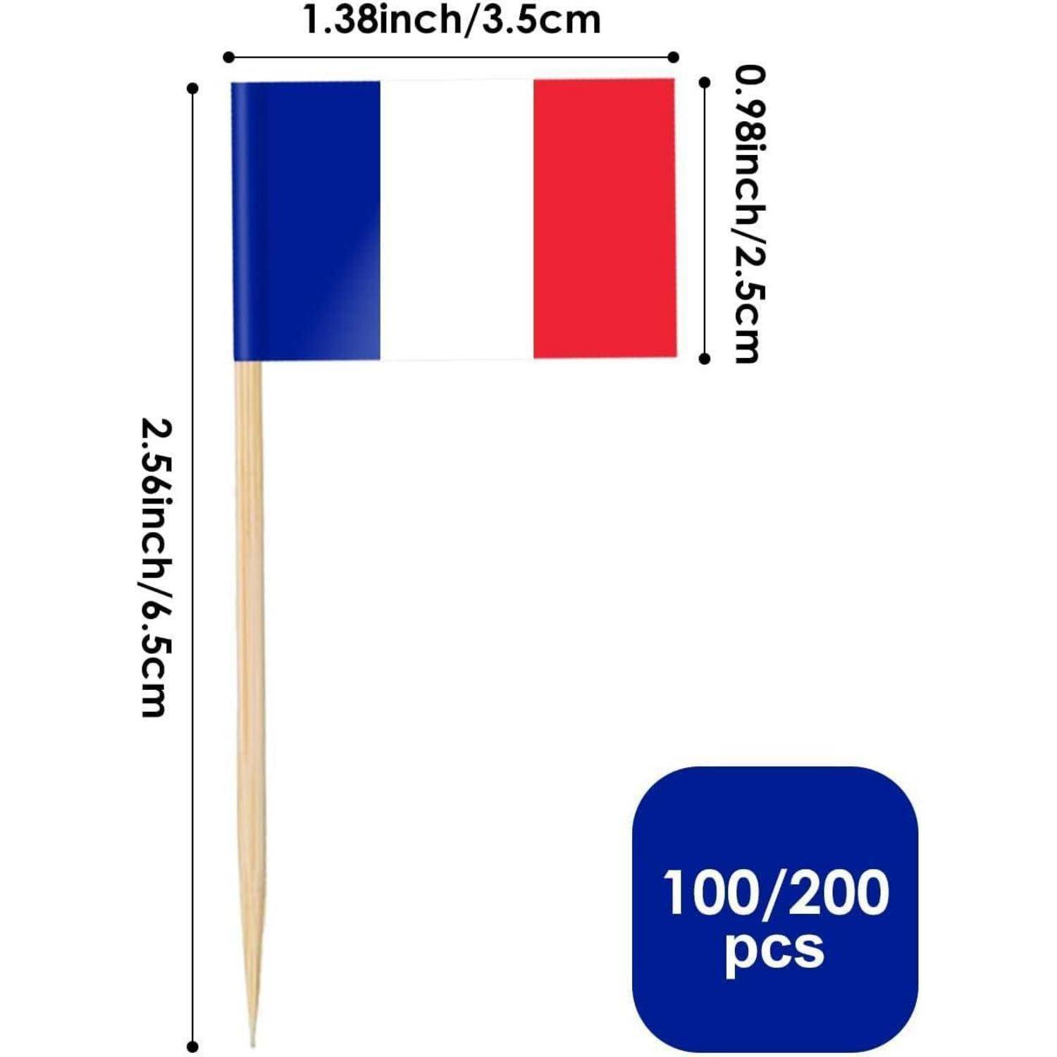 Eine kleine Zahnstocher-Flagge mit den französischen Nationalfarben Blau, Weiß und Rot, deren Abmessungen mit 3,5 cm x 2,5 cm beschriftet sind.