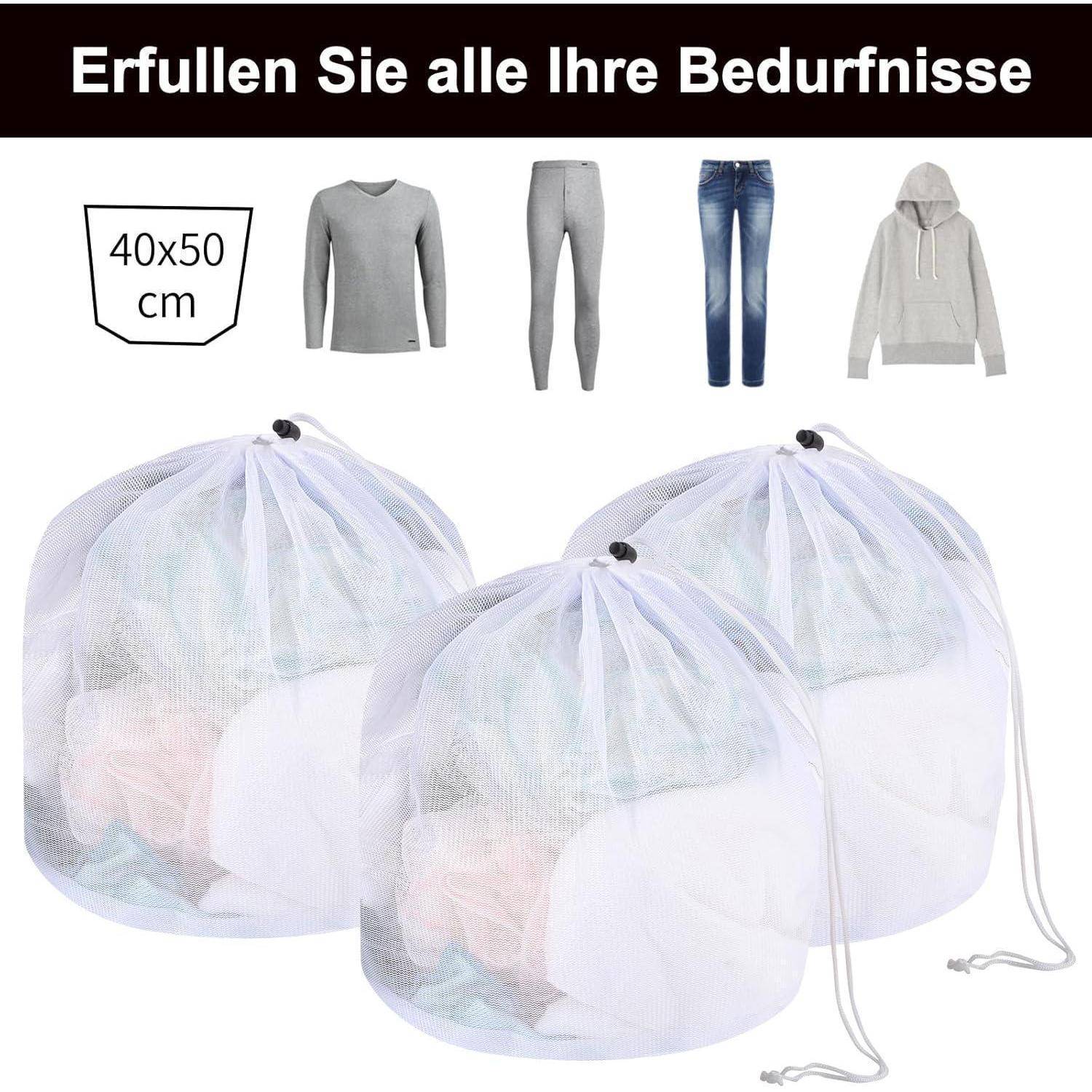 Drei große Wäschenetz-Wäschebeutel (40x50 cm) sind unten abgebildet, mit Kleidungsstücken darüber: ein Pullover, eine Jogginghose, Jeans und ein Hoodie.