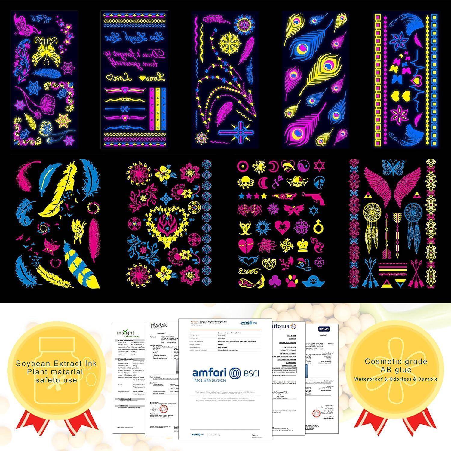Buntes Temporary-Tattoo-Blatt mit verschiedenen Blumen-, Feder- und abstrakten Designs. Unterhalb der Zertifikate werden Kosmetik- und Sicherheitsstandards bestätigt.