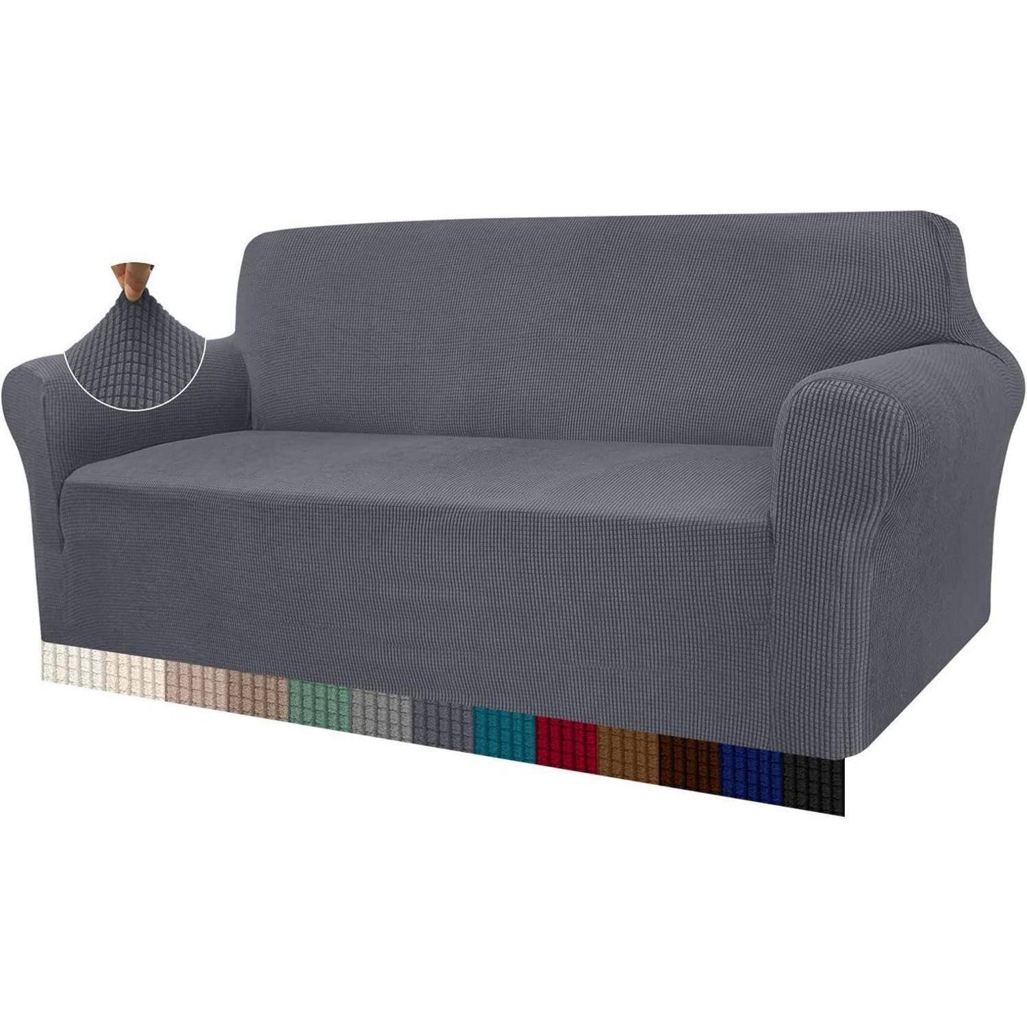 Ein grauer Sofa, der mit einem strukturierten Überzug bedeckt ist, wird präsentiert, mit einem kleineren Bild, das das Gewebemuster detailliert zeigt. Unten sind Farbmuster in verschiedenen Nuancen zu sehen.