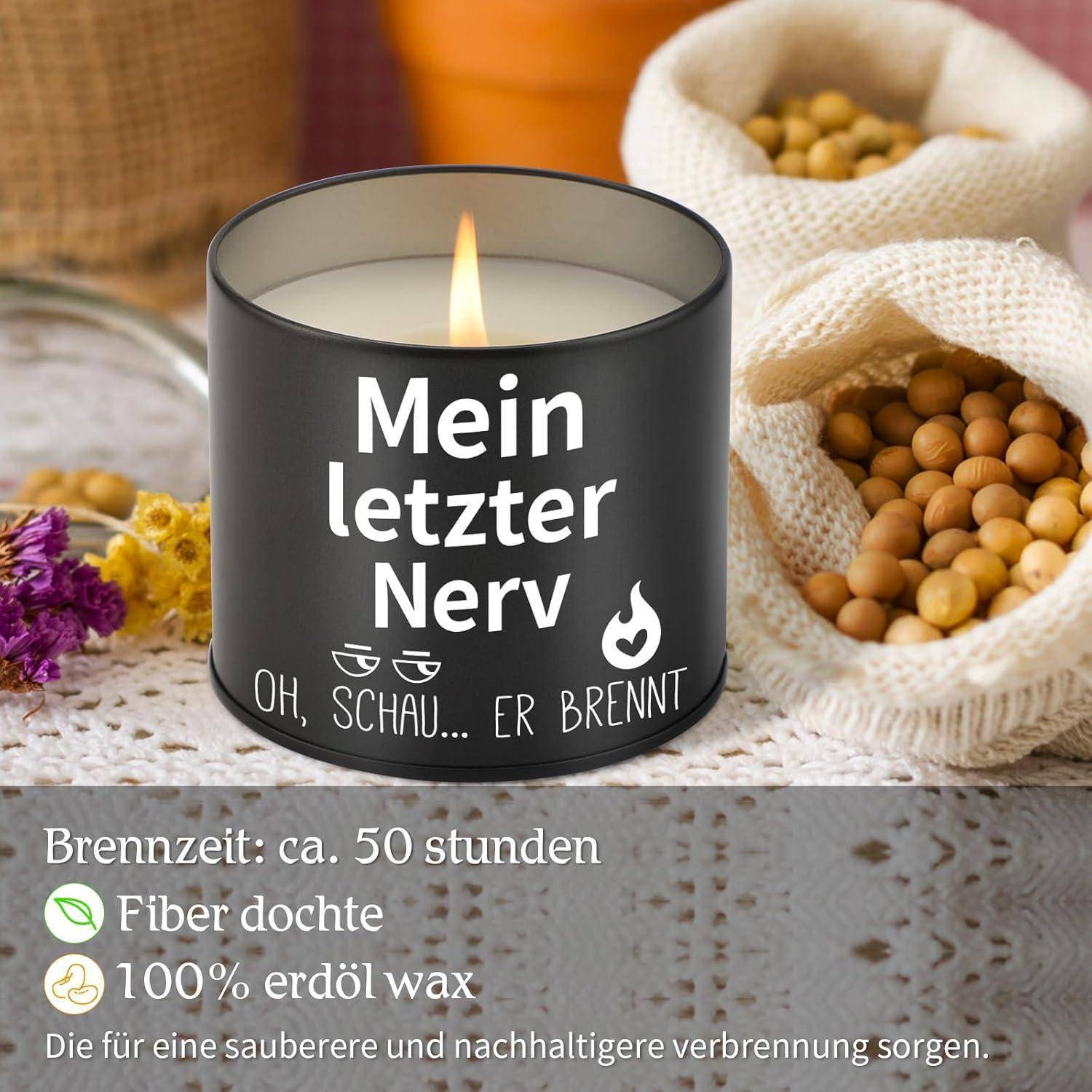 Eine schwarze Kerze mit der Aufschrift 