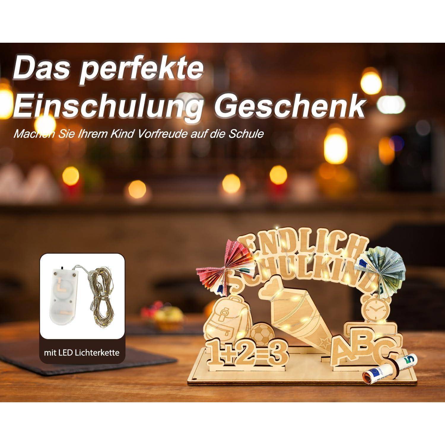Holzdekoration mit schulthematischen Formen, darunter eine Zuckertüte und Buchstaben, mit dem Titel 'Das perfekte Einschulung Geschenk'. LED-Lichterkette inklusive.
