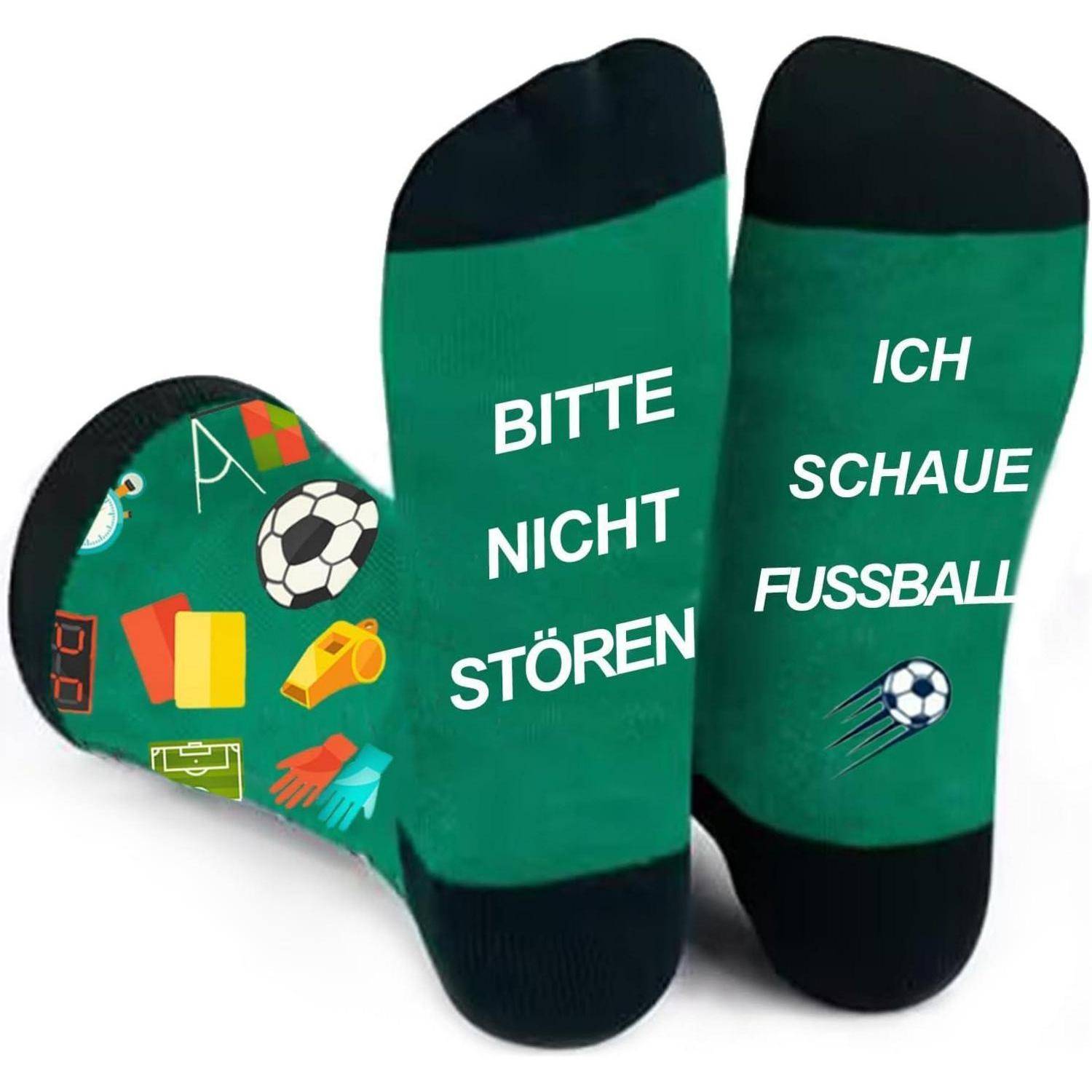 Socken mit Illustrationen von Fußballausrüstung und Phrasen auf Deutsch: 'Bitte nicht stören' und 'Ich schaue Fußball