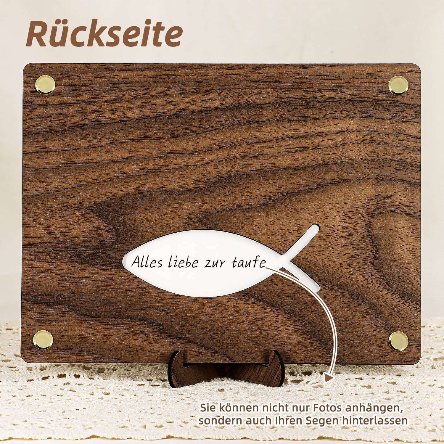 Eine Holztafel mit einem weißen ovalen Etikett, auf dem 