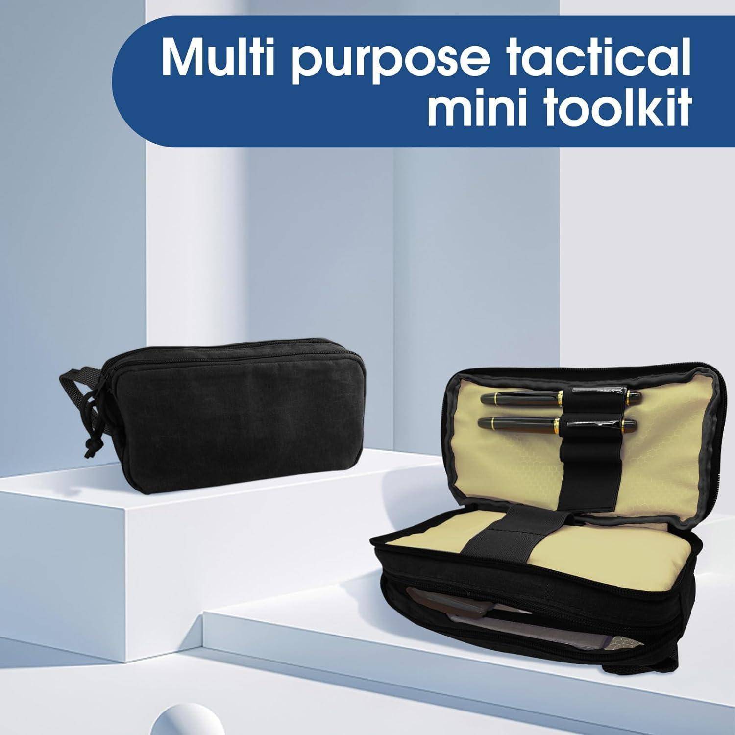 Taktisches Mini-Werkzeugset in einer geschlossenen schwarzen Tasche neben einem geöffneten Set, wobei die Werkzeuge im Inneren sichtbar sind.