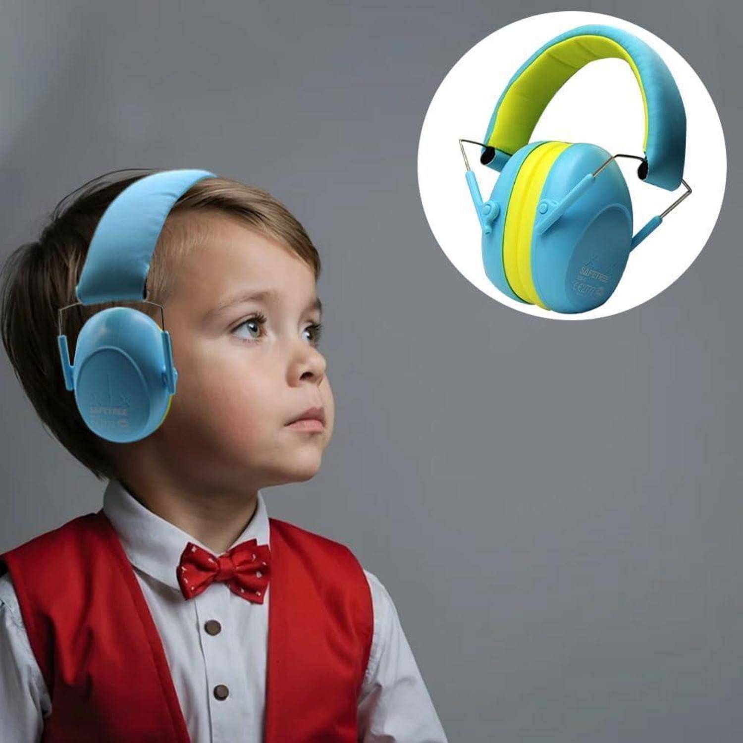 Ein Kind mit blauen Kopfhörern blickt seitlich vor einem neutralen Hintergrund. Die gleichen Kopfhörer werden separat gezeigt, wobei ihr Design hervorgehoben wird.