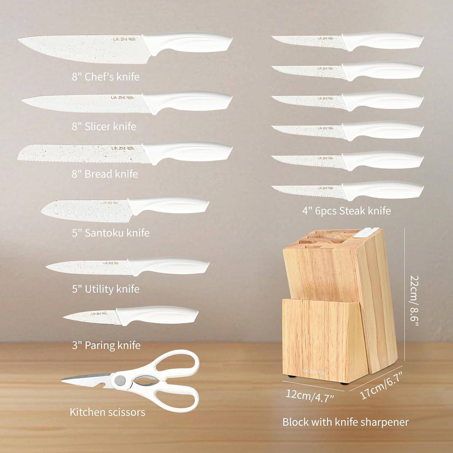Ein Set von Küchenmessern, Scheren und einem Holzblock. Enthält Koch-, Trancher-, Brot-, Santoku-, Utility-, Schäl- und Steakmesser.