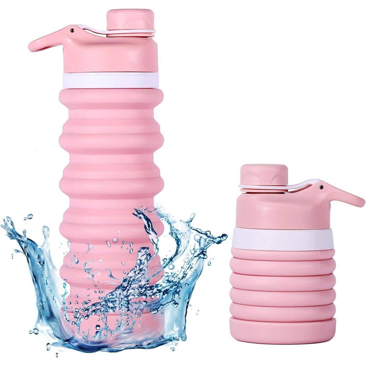 Zwei rosa zusammenfaltbare Wasserflaschen, eine vollständig ausgebreitet mit herausspritzendem Wasser und eine zusammengedrückt, die Vielseitigkeit und Tragbarkeit veranschaulichen.