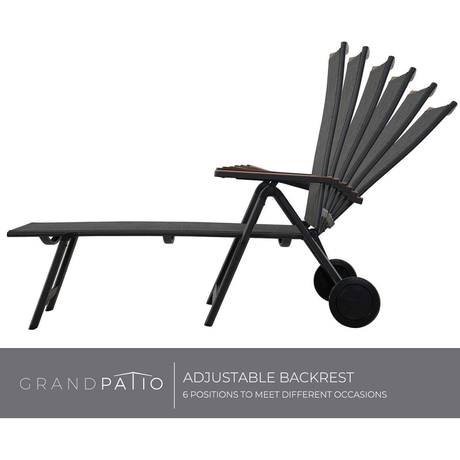 Grand Patio' verstellbarer Liegestuhl mit Rückenlehne, dargestellt in sechs Reklinations-Positionen. Text lautet: '6 Positionen für verschiedene Gelegenheiten.
