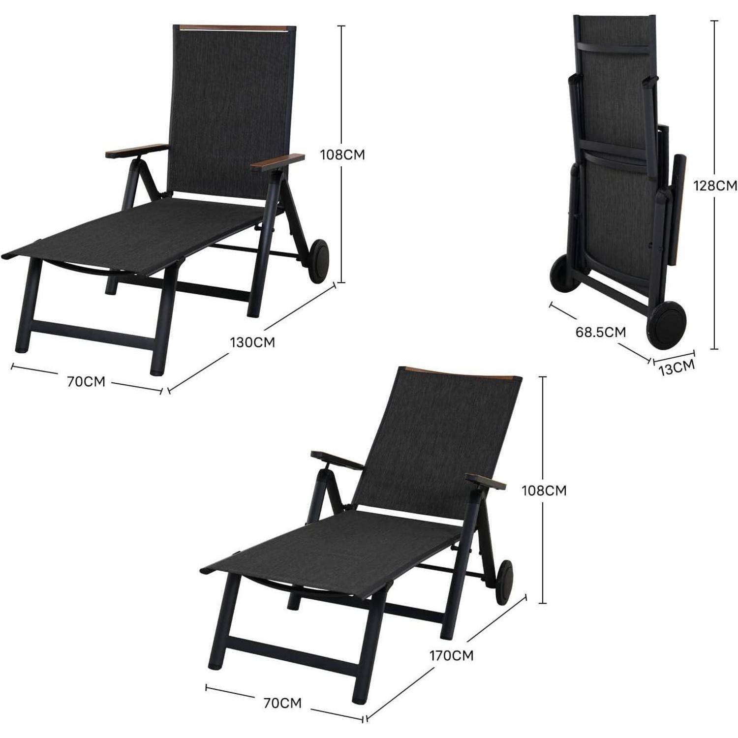 Faltbarer schwarzer Relaxsessel mit Maßen: ausgeklappt 170 cm lang, 70 cm breit, 108 cm hoch; zusammengeklappt 68,5 cm breit, 128 cm hoch.