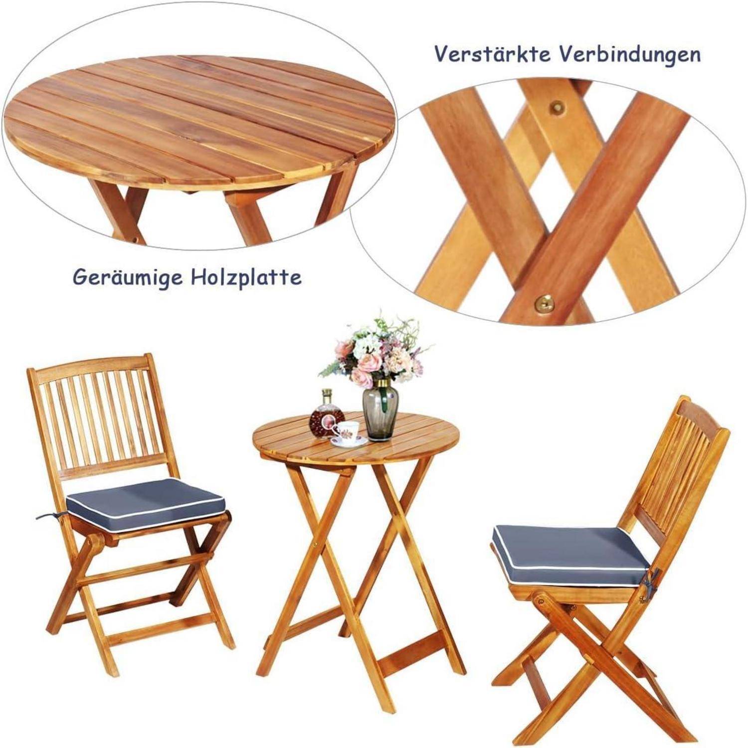 Runder Holztisch mit verstärkten Verbindungsstellen, zusammen mit zwei Holzstühlen mit Polstern. Aufweisend eine robuste Konstruktion, geeignet für Mahlzeiten.