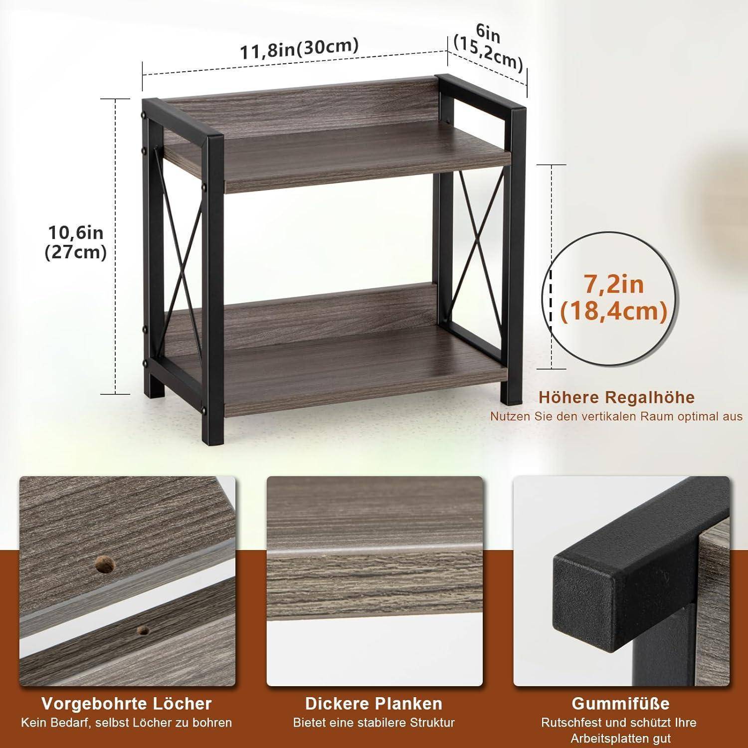 Ein Holzregal mit schwarzem Metallrahmen wird mit Abmessungen dargestellt. Wichtige Merkmale heben vorgebohrte Löcher, dickere Bretter und Gummifüße hervor.