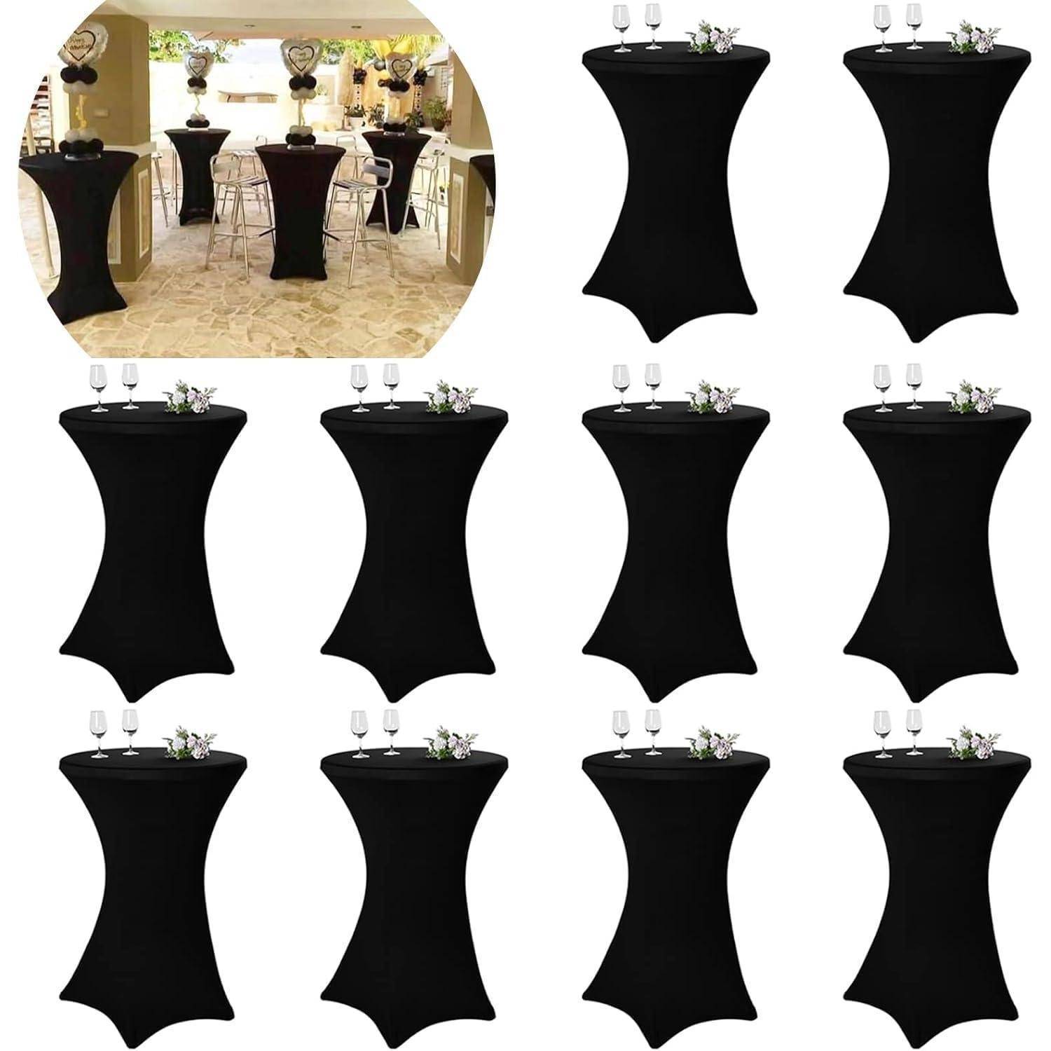 Neun hohe, schwarze Cocktailtische mit weißen Blumenarrangements als Tischdekoration. Die Tische sind in einem Rastermusters auf einem gekachelten Boden in einem dekorierten Raum angeordnet.