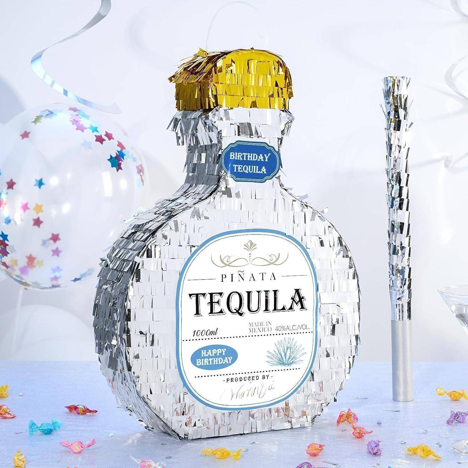 Eine Piñata in Form einer Tequilaflasche mit einer Beschriftung, die 