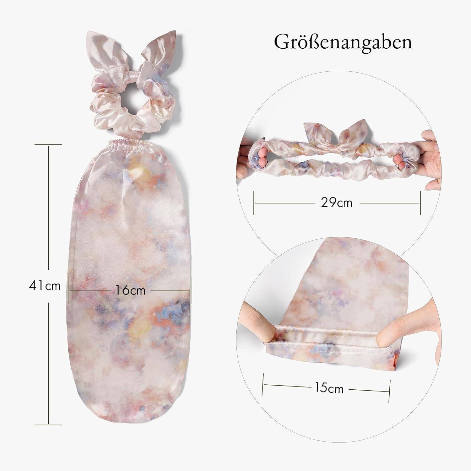 Seidenmütze mit Blumenmuster und passender Scrunchie. Abmessungen: Mützenbrei­te 16 cm und Höhe 41 cm, Scrunchie-Breite 29 cm.