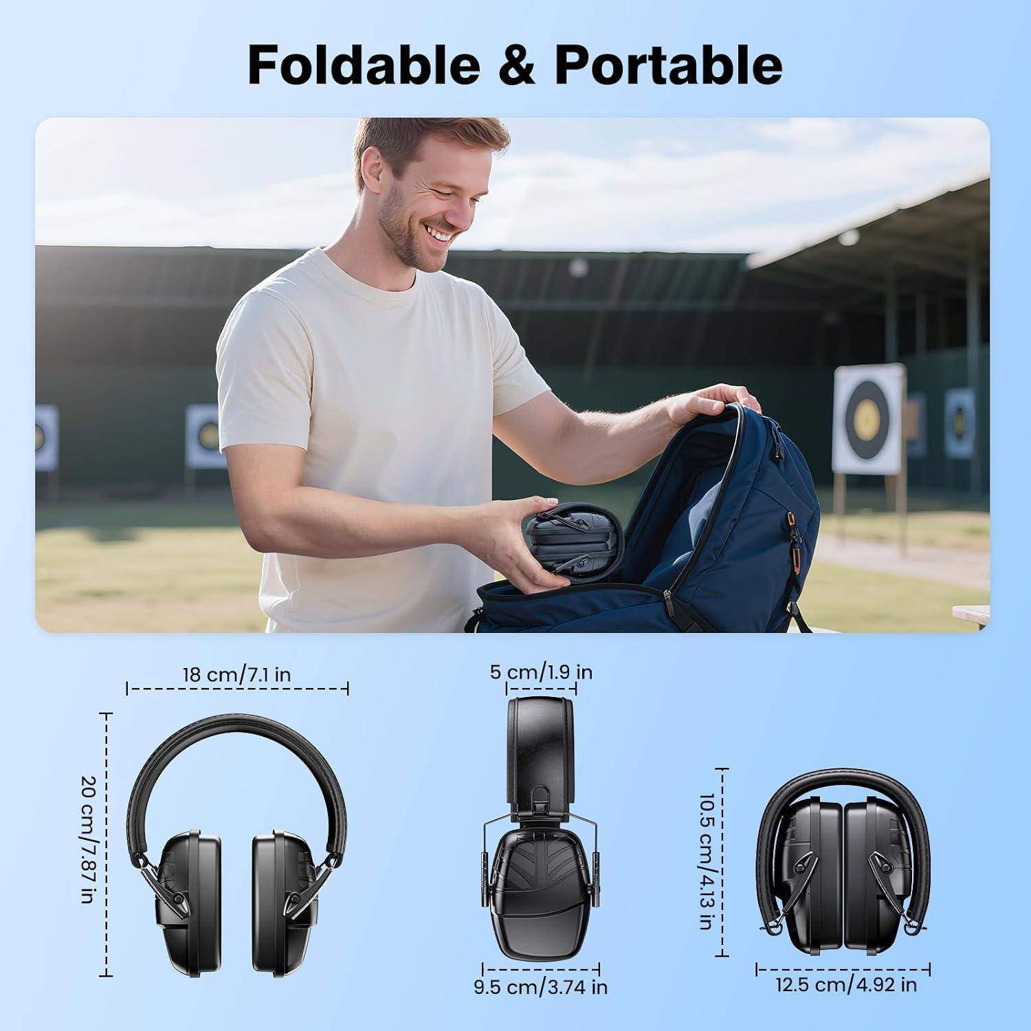 Eine Person legt faltbare Kopfhörer in einen Rucksack und unterstreicht damit deren Tragbarkeit. Abmessungen: 18 cm x 17,1 cm, gefaltet 9,5 cm x 11,9 cm, 12,5 cm x 9,4 cm.