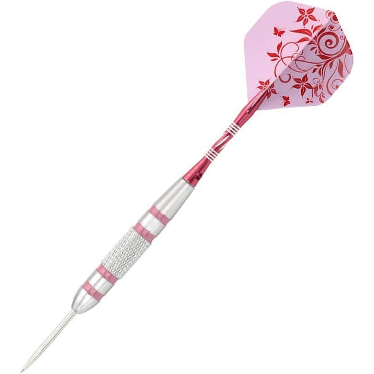 Ein dekorativer rosa Dart mit einem Blumenmuster auf dem Flug, ausgestattet mit einem silbernen Griff und einer spitzen Spitze.