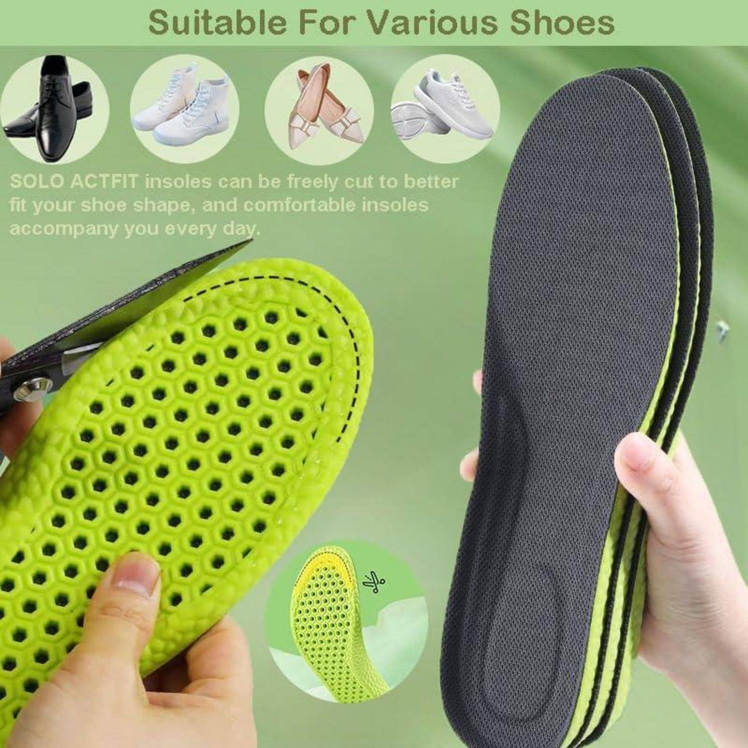 Einlagen mit Perforationen, gekennzeichnet mit ‚Geeignet für verschiedene Schuhe', von Händen gehalten. Text bewirbt Komfort und Anpassungsfähigkeit an Schuhform.