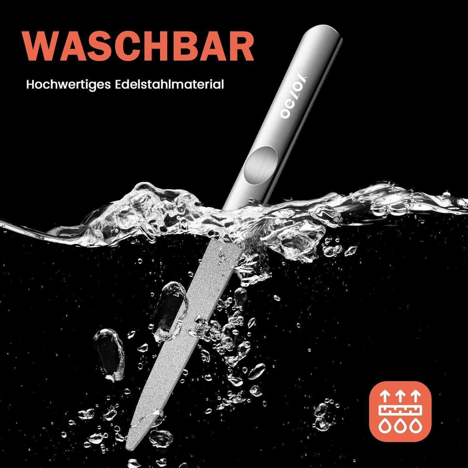 Eine Nagelfeile, die teilweise in Wasser eingetaucht ist, mit dem Text 