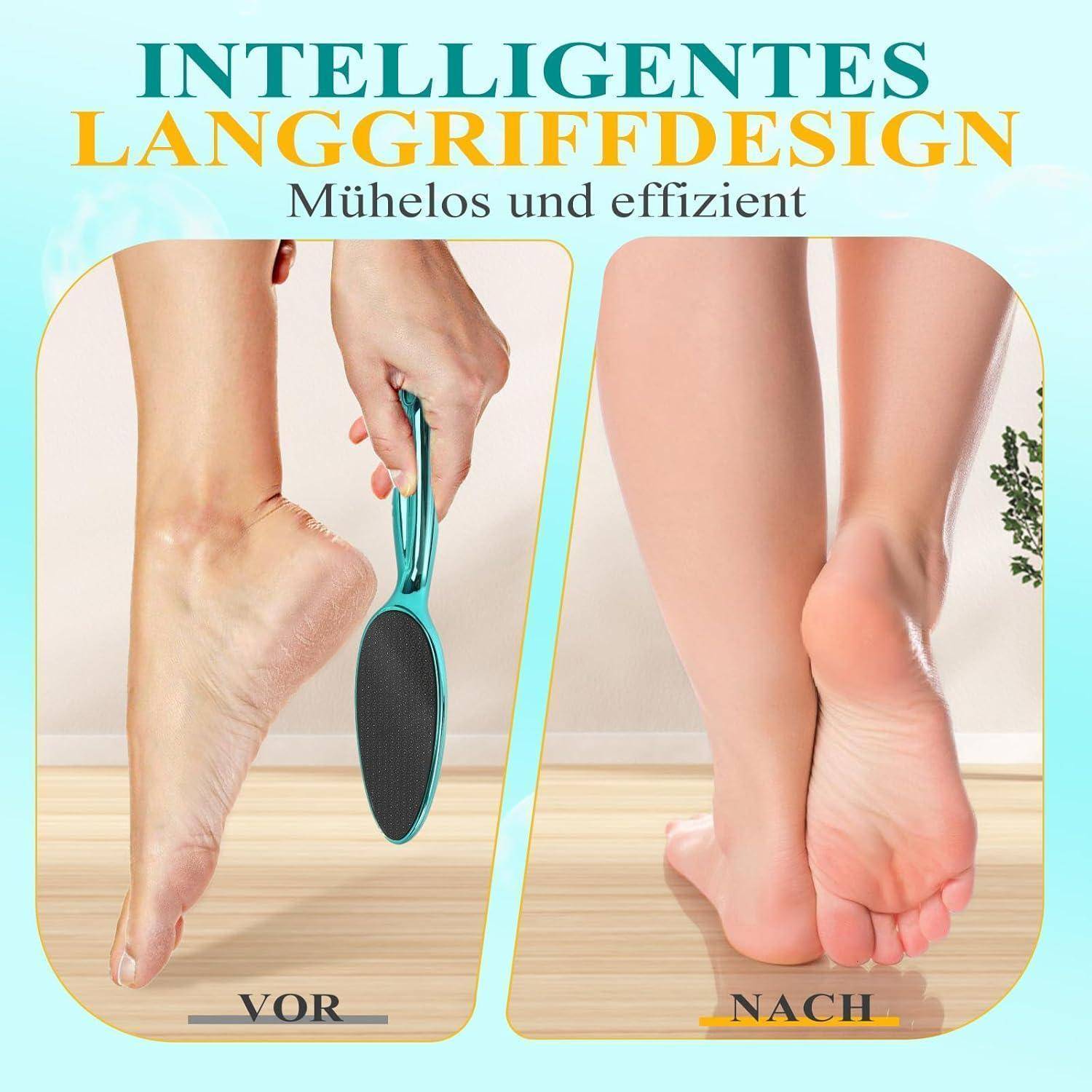 Zwei Panels zeigen eine Fußpflege vor und nach. Das linke Panel zeigt einen Fuß, der mit einem Werkzeug geschrubbt wird, und das rechte Panel zeigt glatte Füße. Text lautet: 'Intelligentes Langgriffdesign, Mühelos und effizient, Vor, Nach'.